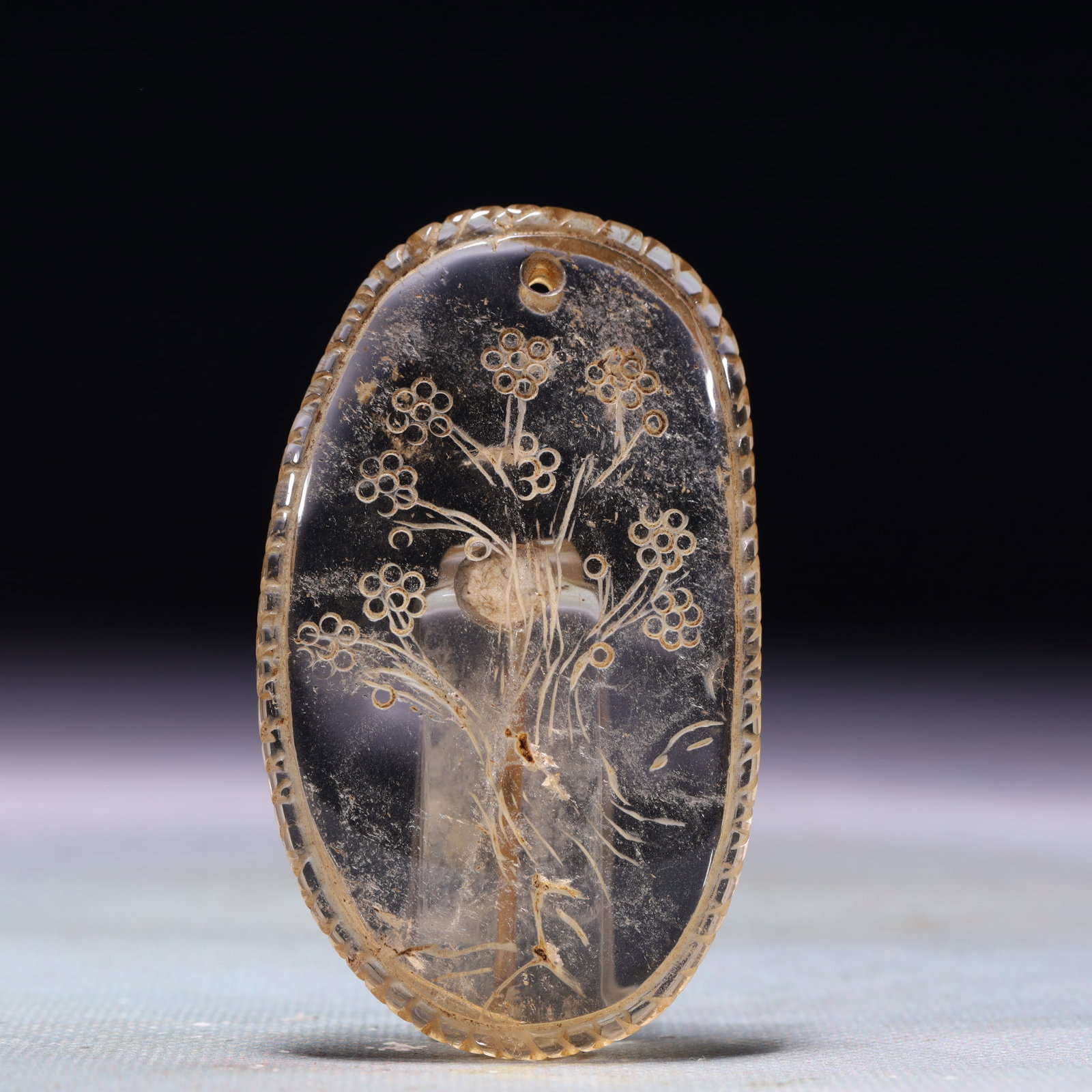 An Exquisite Crystal Flower Pattern Pendant (1 of 4)