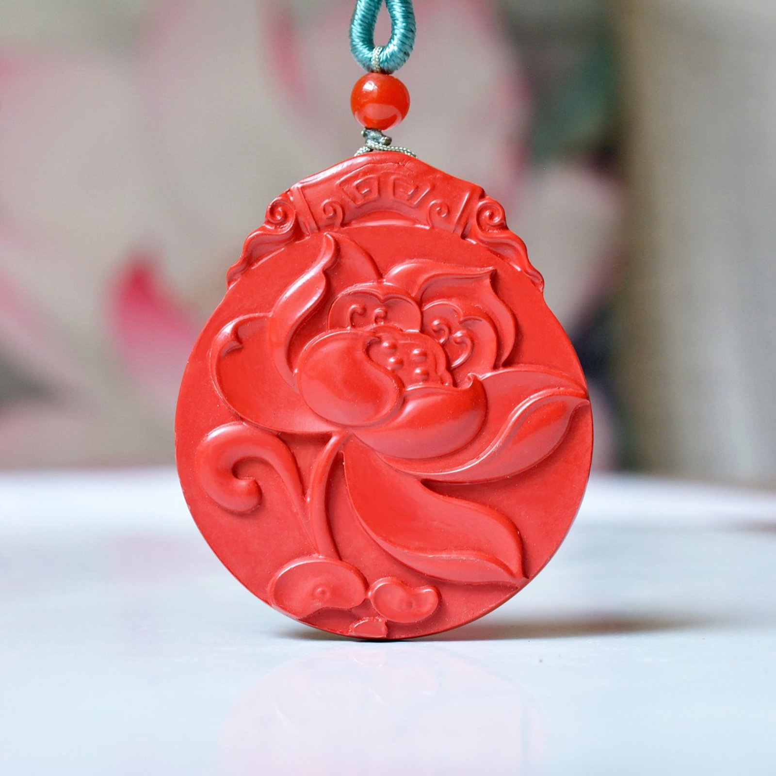 An Exquisite Cinnabar Lotus Pattern Pendant - 2