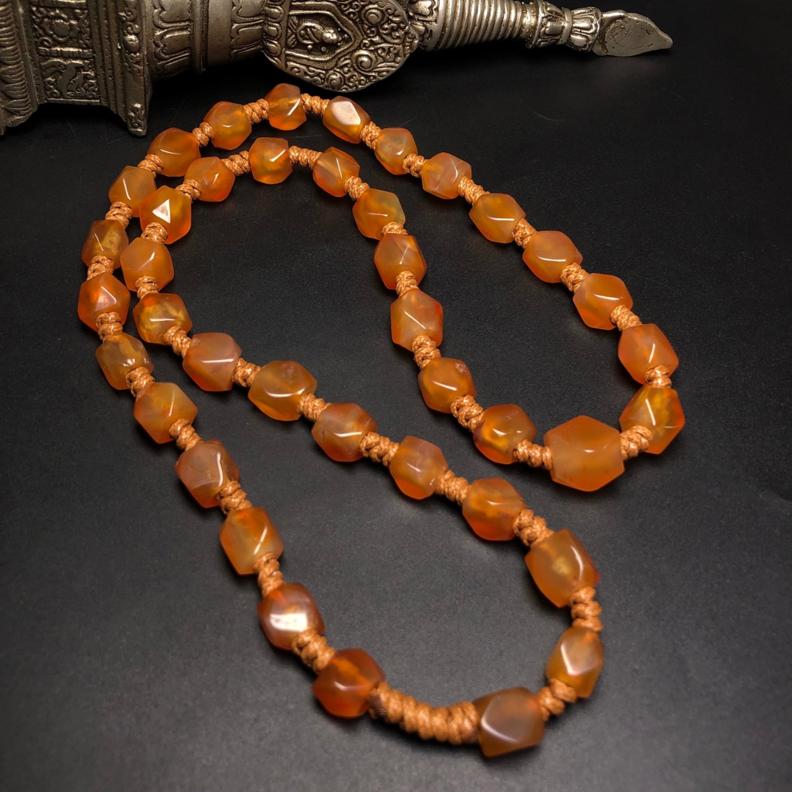 A Precious Agate Necklace: A Precious Agate Necklace,Size:0.4in 玛瑙项链