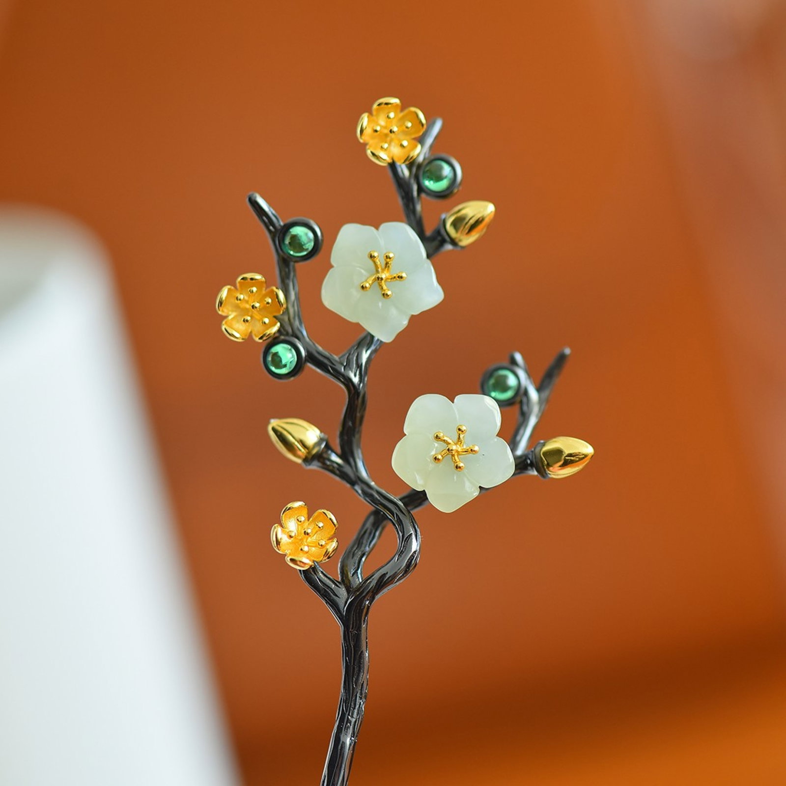 An Exquisite Sterling Silver-Gold Plated Inlaid White Jade Hairpin , Inlaid Pearls: An Exquisite Sterling Silver-Gold Plated Inlaid White Jade Hairpin , Inlaid Pearls , Size :0.5inx0.5in 纯银镀金镶白玉发簪,嵌珍珠