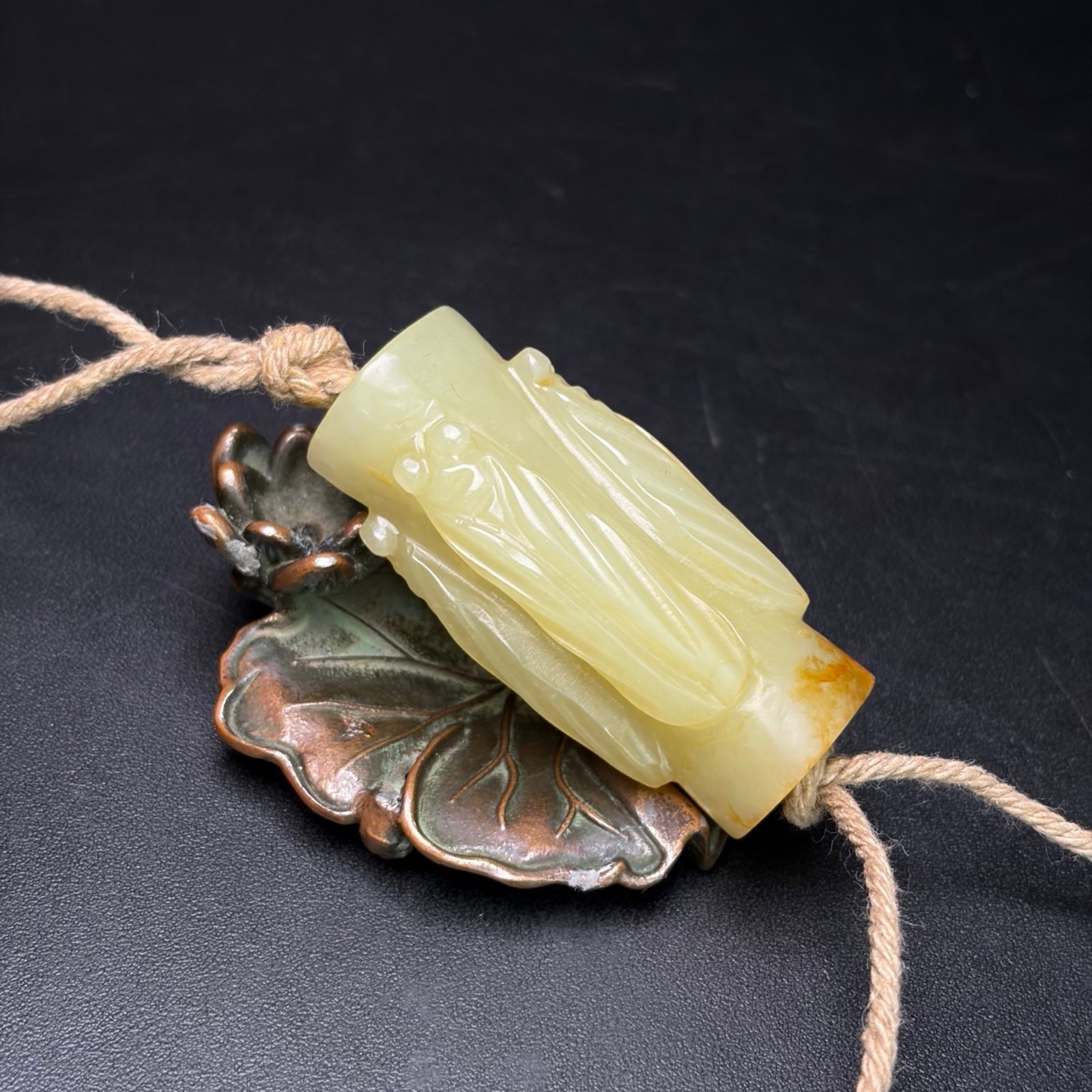 An Exquisite White Jade Cicada Pattern Pendant - 3