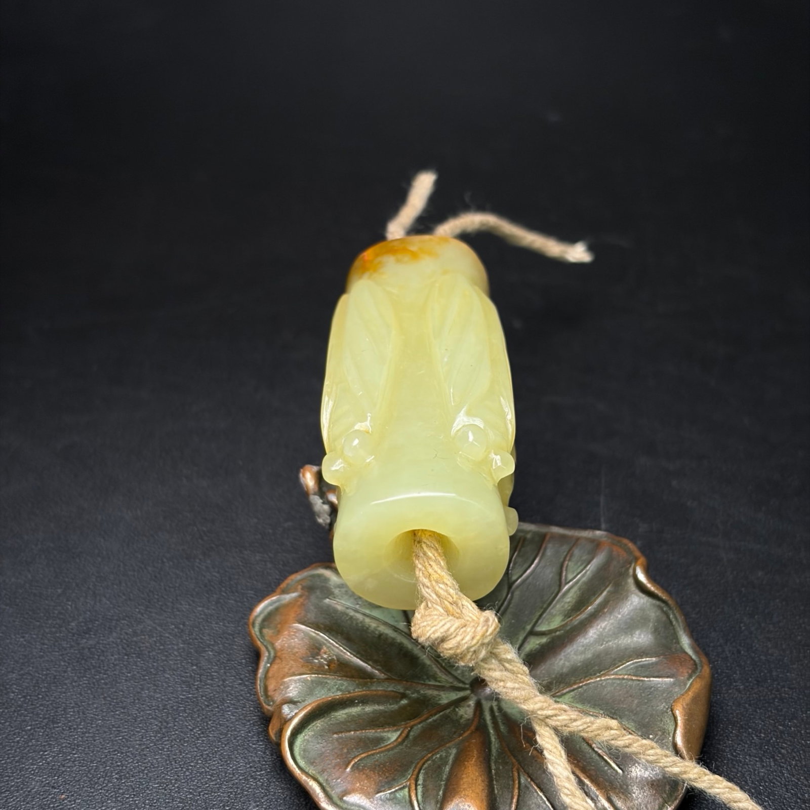 An Exquisite White Jade Cicada Pattern Pendant - 5
