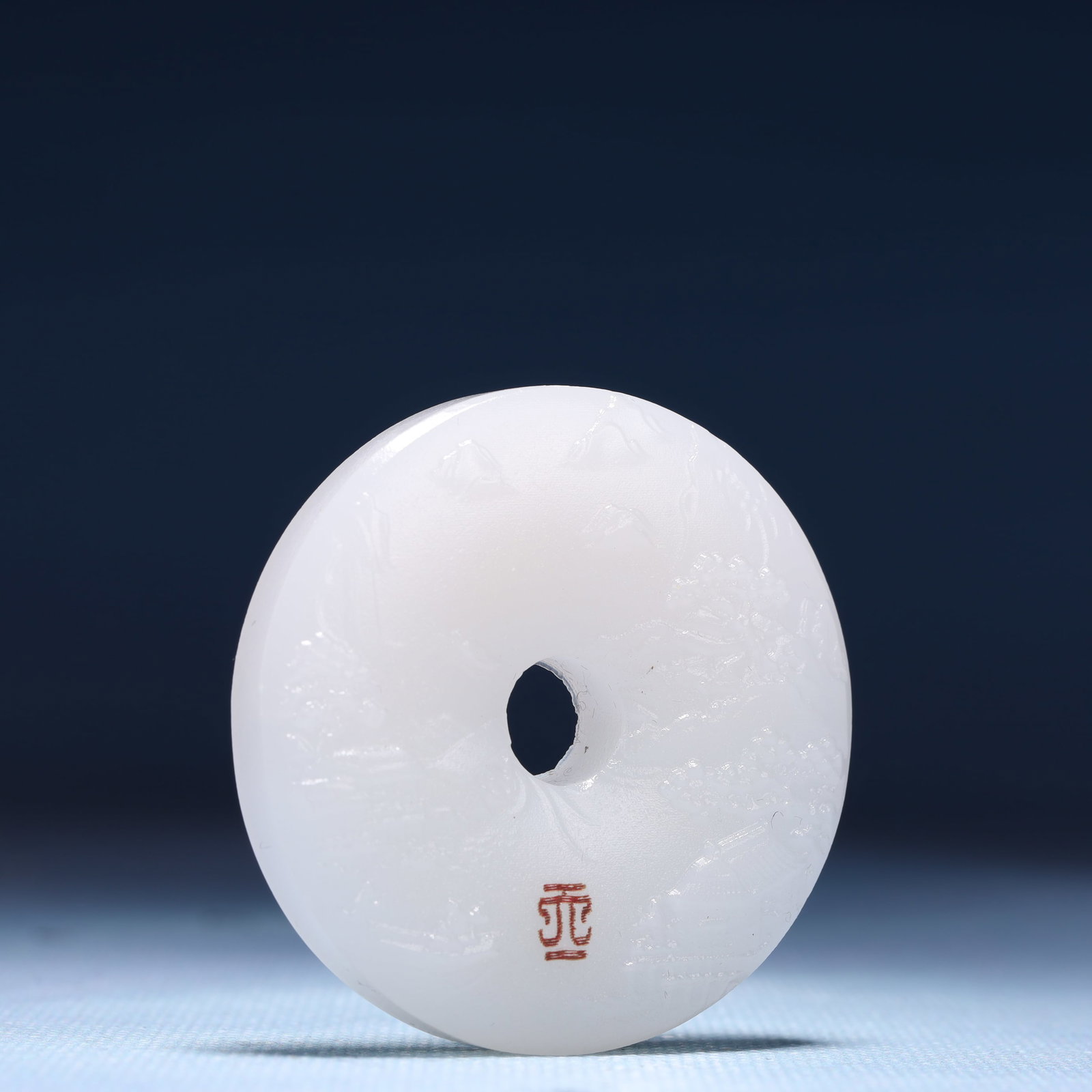 An Exquisite White Jade Landscape Pattern Pendant - 3