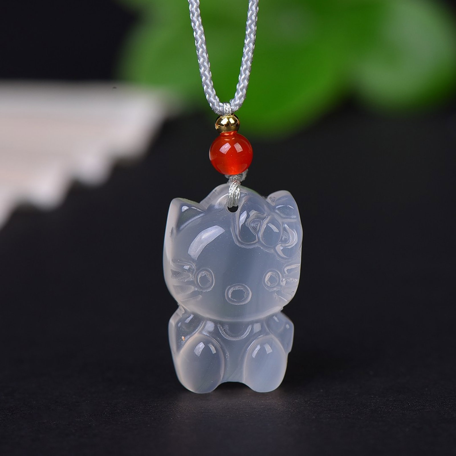An Exquisite Jadeite Pendant: An Exquisite Jadeite Pendant,Size:0.6inx0.9in 翡翠挂件