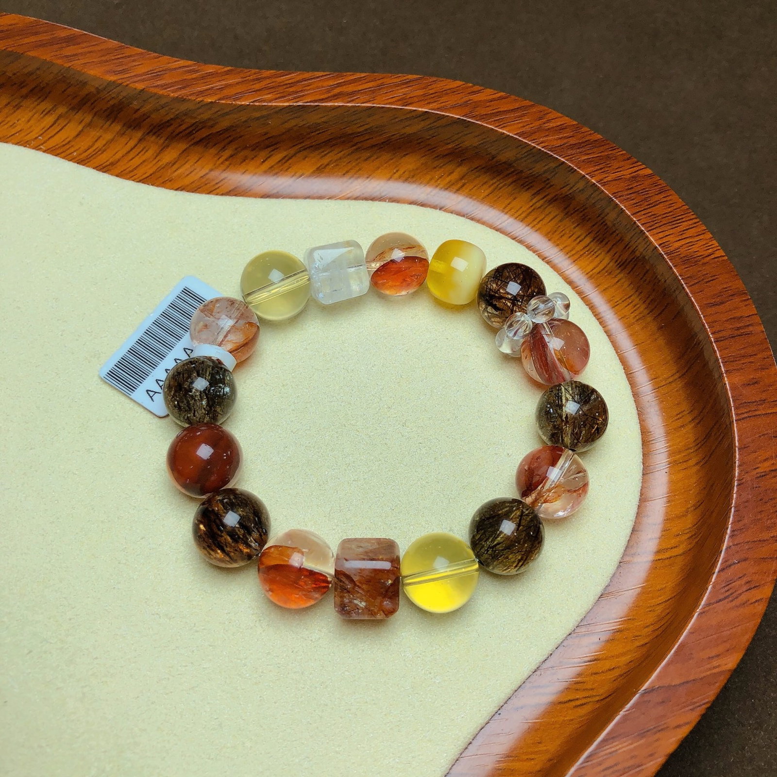 An Exquisite Crystal Bracelet: An Exquisite Crystal Bracelet,Size:0.5in,0.4inx0.4in,Weight:37.1g 水晶手串