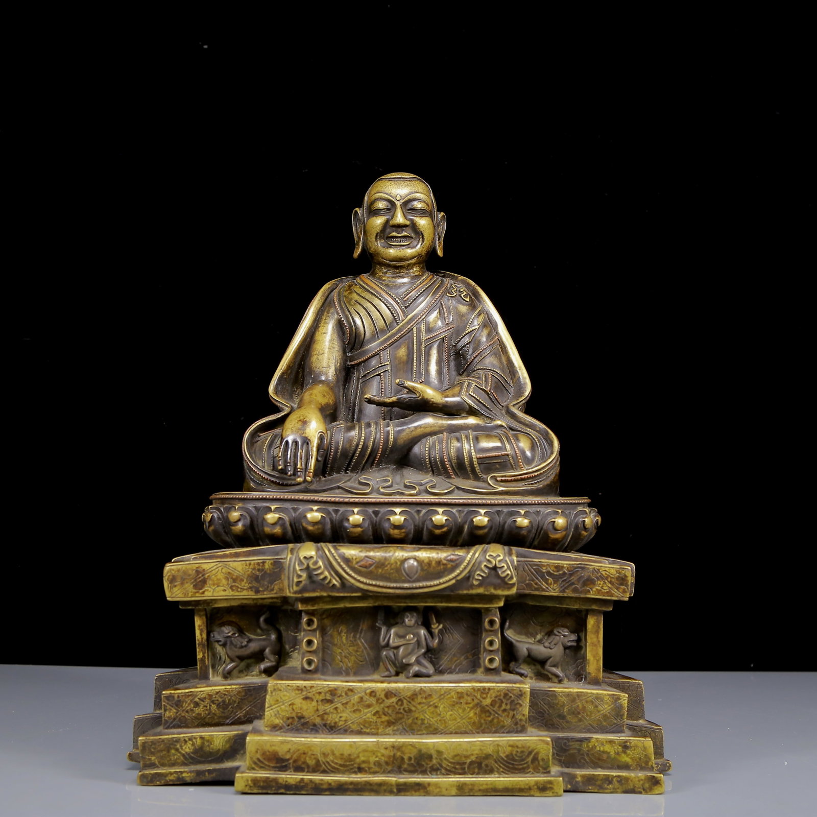 A Solemn Bronze Statue of Guru: A Solemn Bronze Statue of Guru,Ming Dynasty, China,Size:10.8inx7.1inx13in,Weight:17.20kg 铜上师像，明代