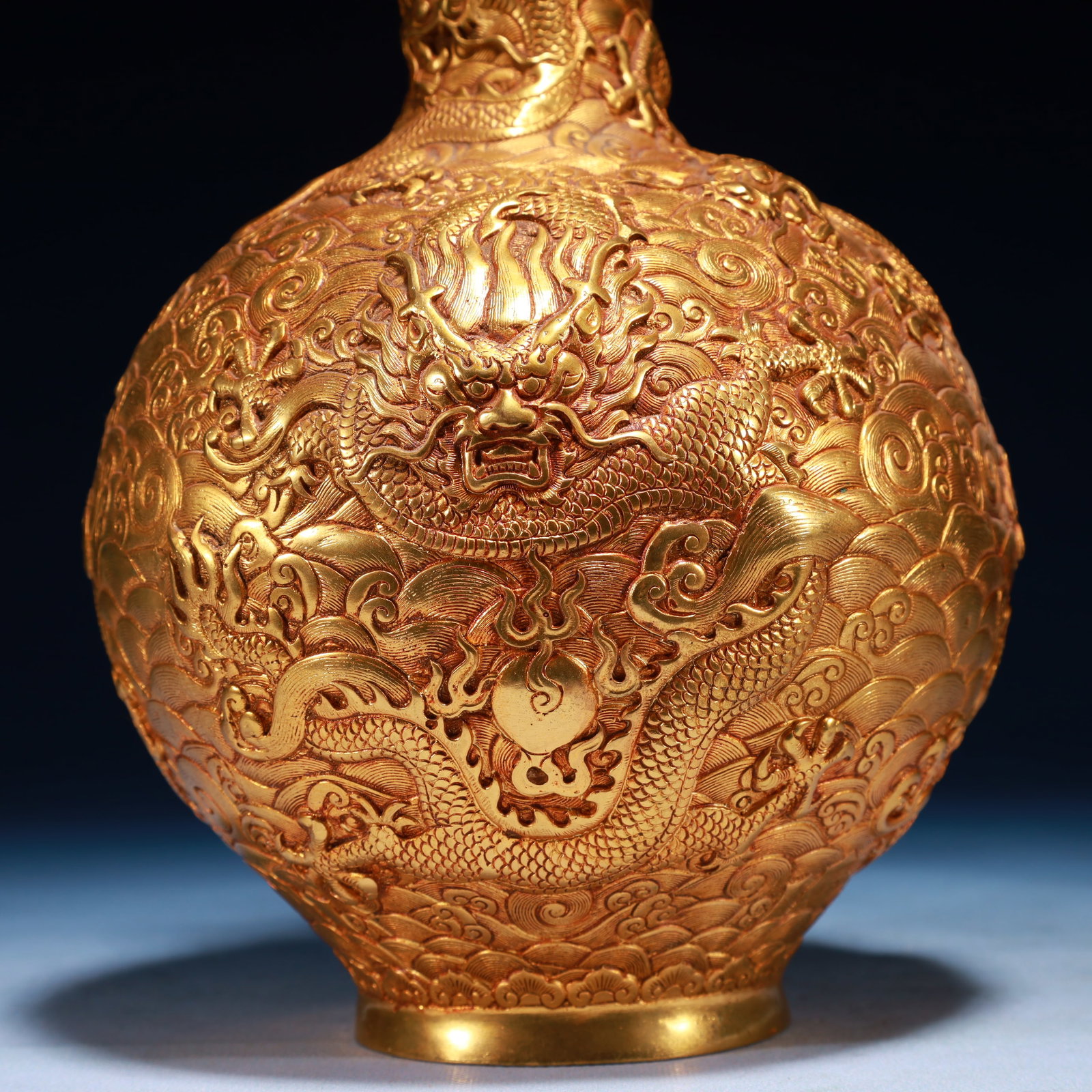 An Exquisite Gilt Bronze Dragon Pattern Vase - 2