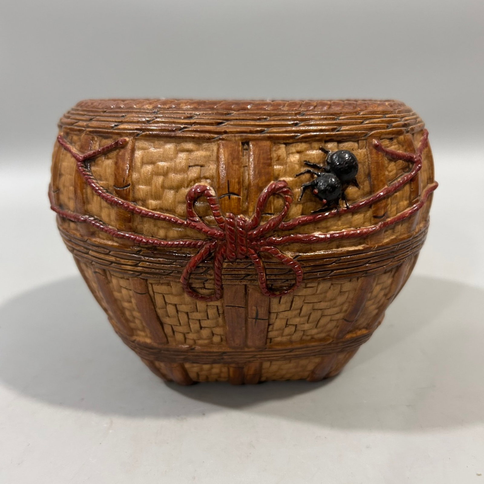 An Exquisite Biomimetic porcelain Spider Pattern Brush Washer: An Exquisite Biomimetic porcelain Spider Pattern Brush Washer,Qing Dynasty,China,With Mark,Size:4.9inx2.4in 仿生瓷蜘蛛纹笔洗,中国清