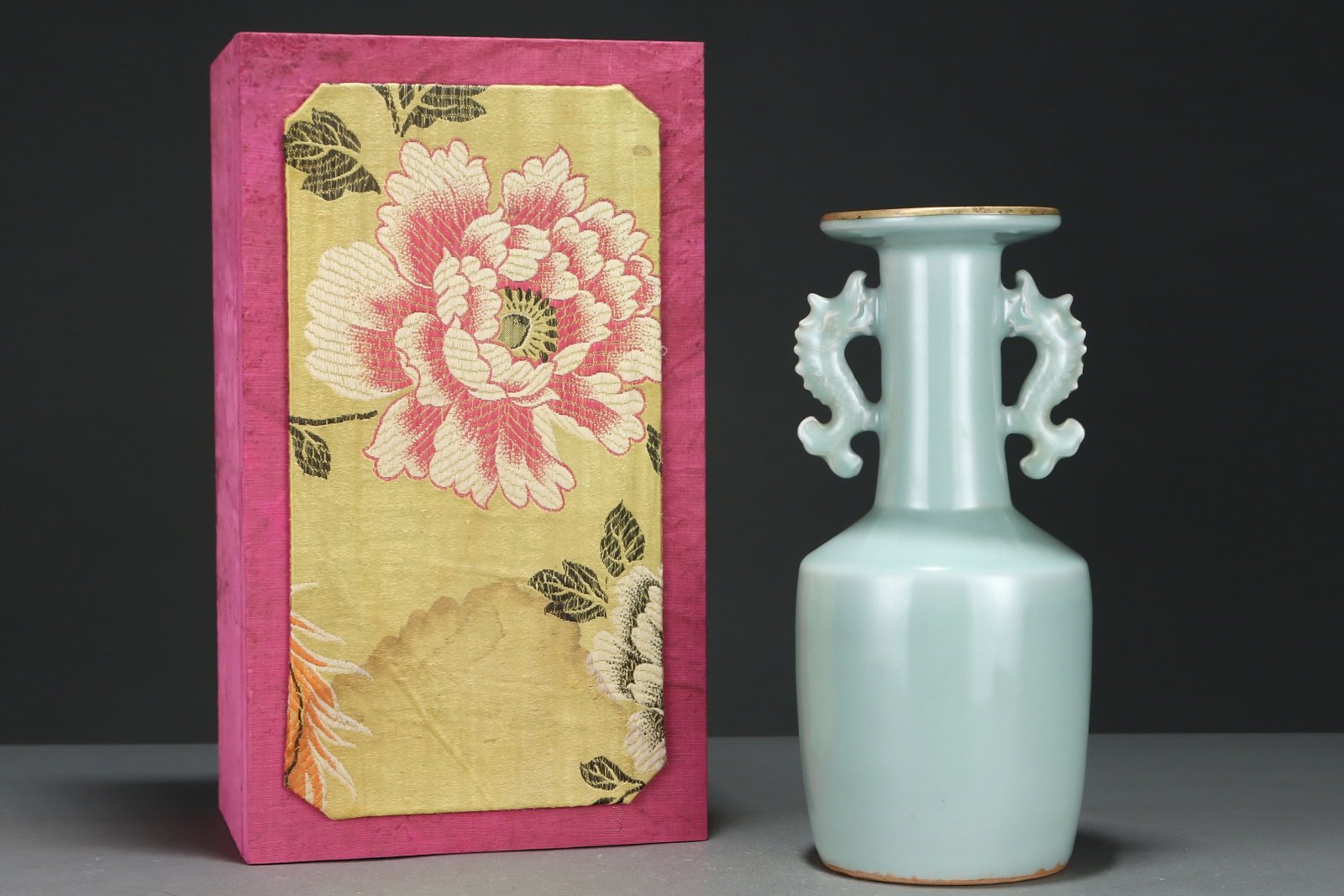 An Exquisite Longquan yao Celadon Glazed Cover with Gold Fish-Ears Vase,with an Imperial Poem by: An Exquisite Longquan yao Celadon Glazed Cover with Gold Fish-Ears Vase,with an Imperial Poem by Emperor Qianlong,Song Dynasty,China,Size:10.8inx5in 龙泉窑粉青釉