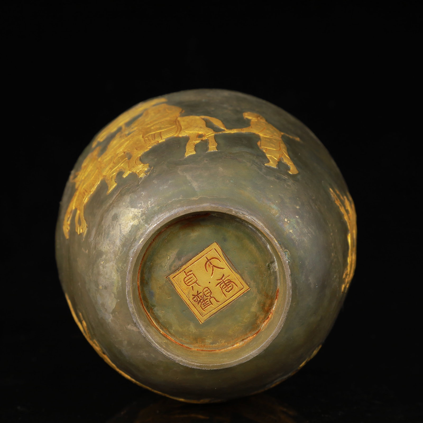 An Exquisite Gilt Silver Figure Pattern Vase - 14