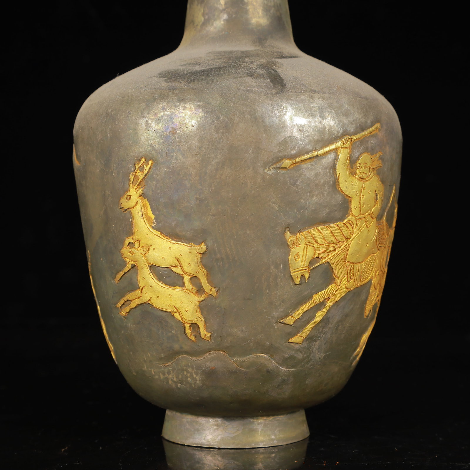 An Exquisite Gilt Silver Figure Pattern Vase - 6