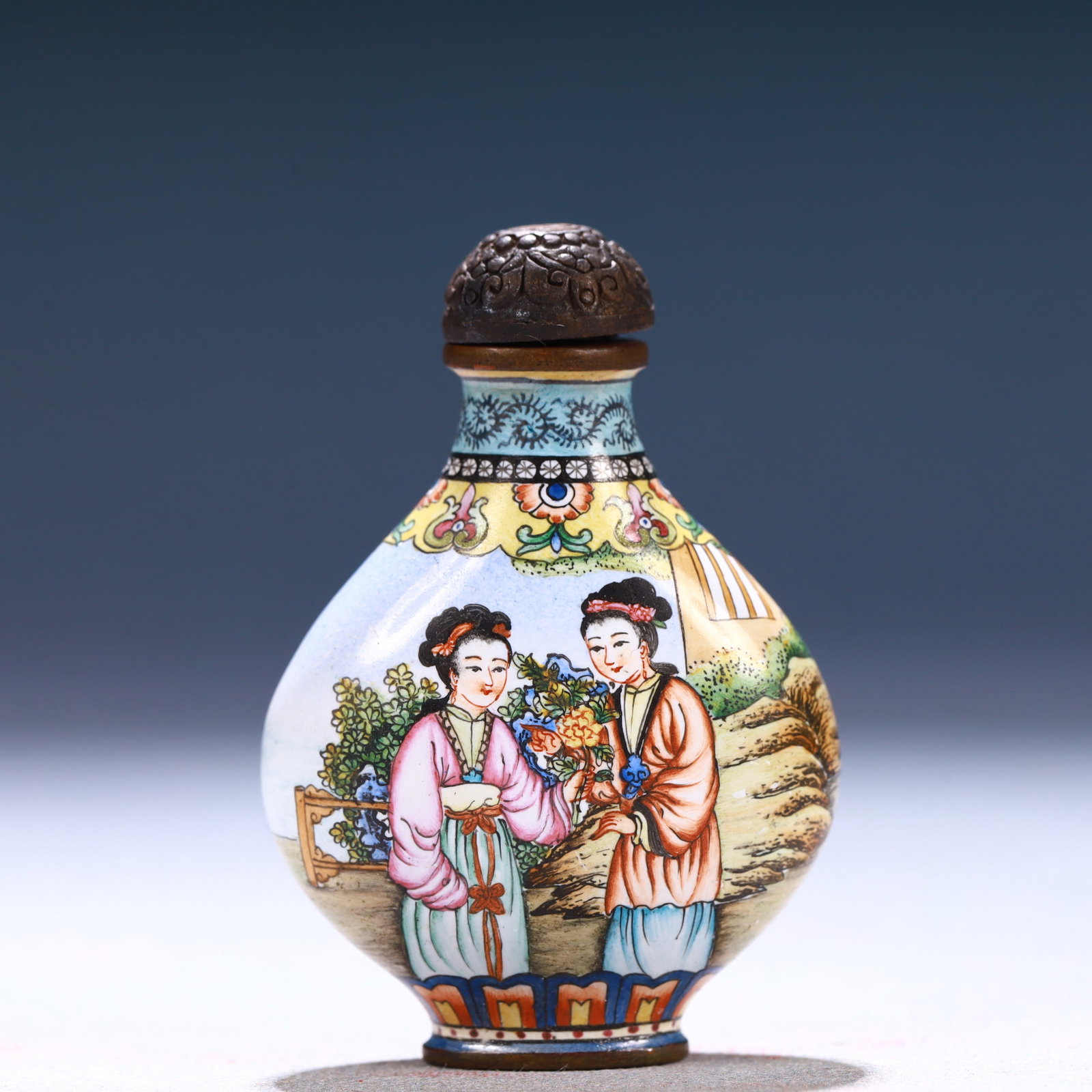 An Exquisite Painted Enamel Figure Pattern Snuff Bottle: An Exquisite Painted Enamel Figure Pattern Snuff Bottle,Qing Dynasty, China,Qianlong Four-character Mark,Size:1.6inx0.6inx2.4in,Weight:43g