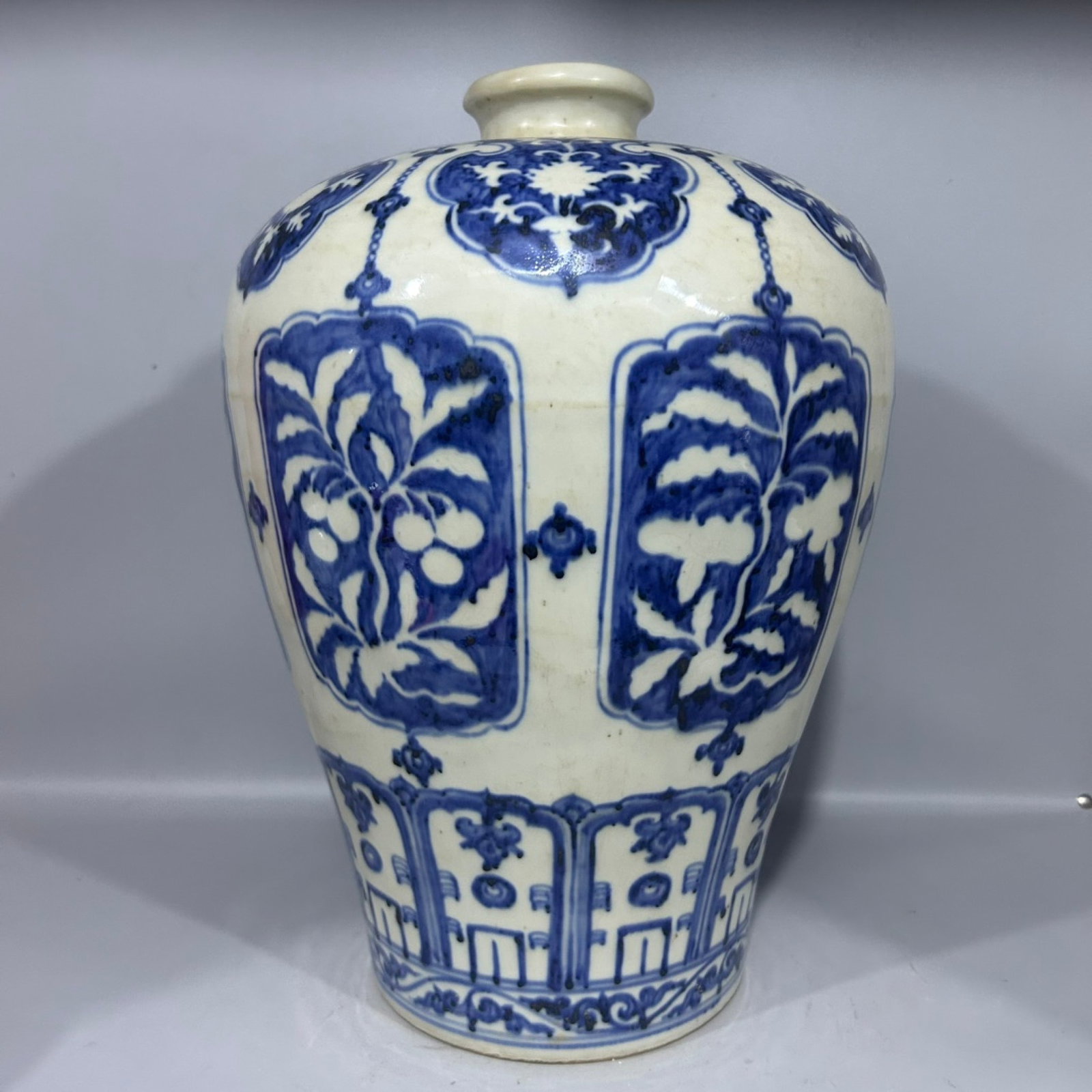 A Rare Blue and White Fruit Pattern Vase - 4