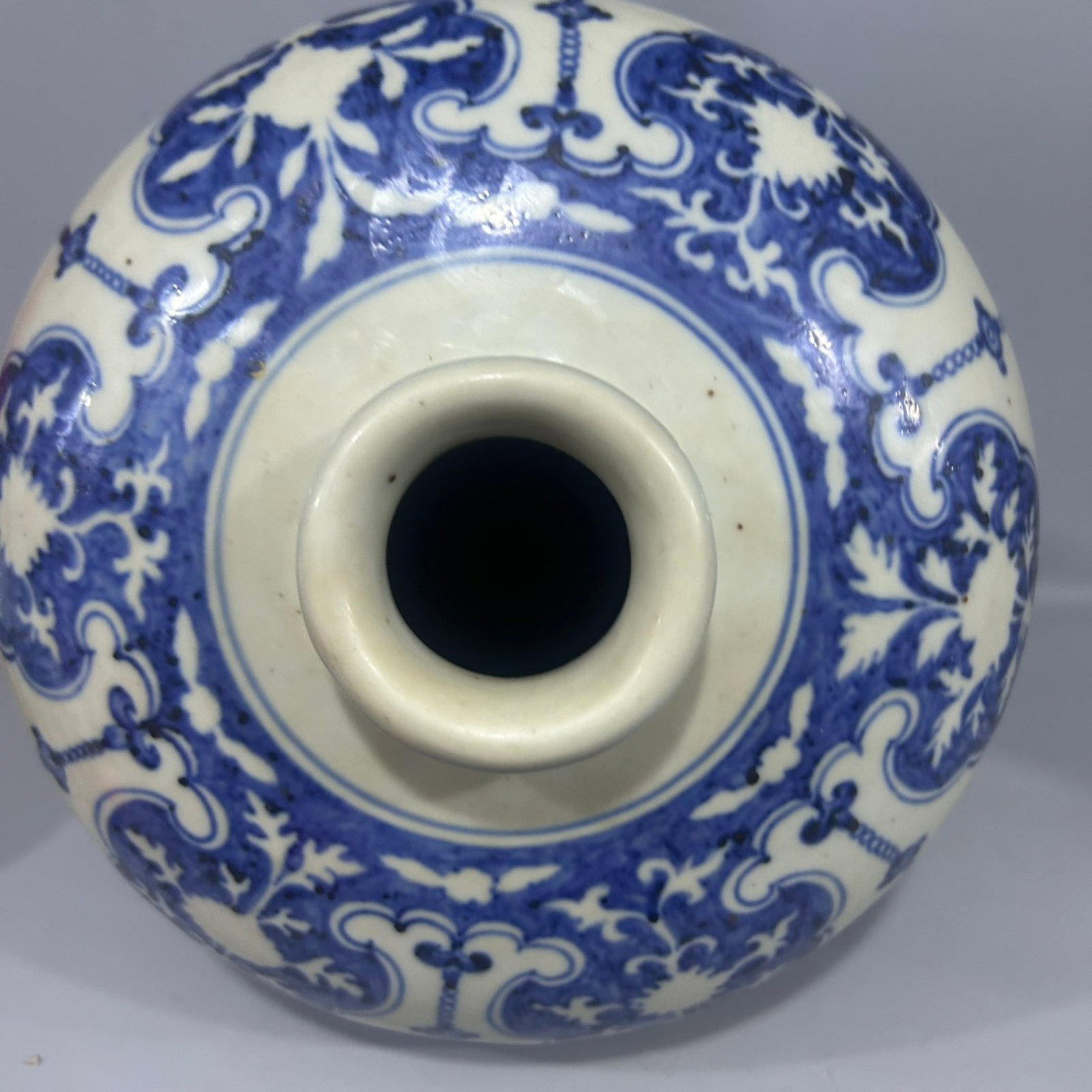 A Rare Blue and White Fruit Pattern Vase - 5