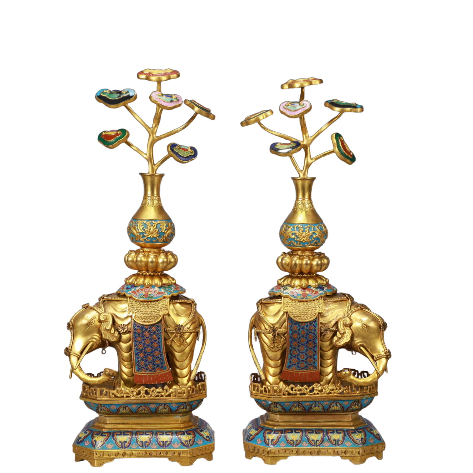 A Pair of Rare Cloisonne Elephant Ornaments: A Pair of Rare Cloisonne Elephant Ornaments,Qing Dynasty,China,Qianlong Four-character Mark,Size:5.9inx4.3inx15.4in,Total Weight:3800g 一对景泰蓝大象摆&