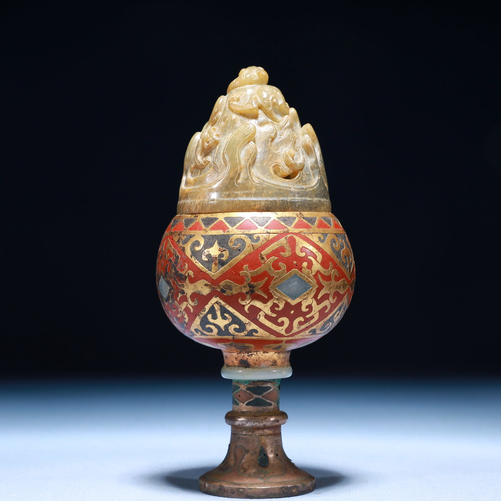 An Exquisite Bronze Inlaid Gold Inlaid White Jade Censer: An Exquisite Bronze Inlaid Gold Inlaid White Jade Censer,the Warring States period in China,Size:2.8inx6.3in,Weight:500g