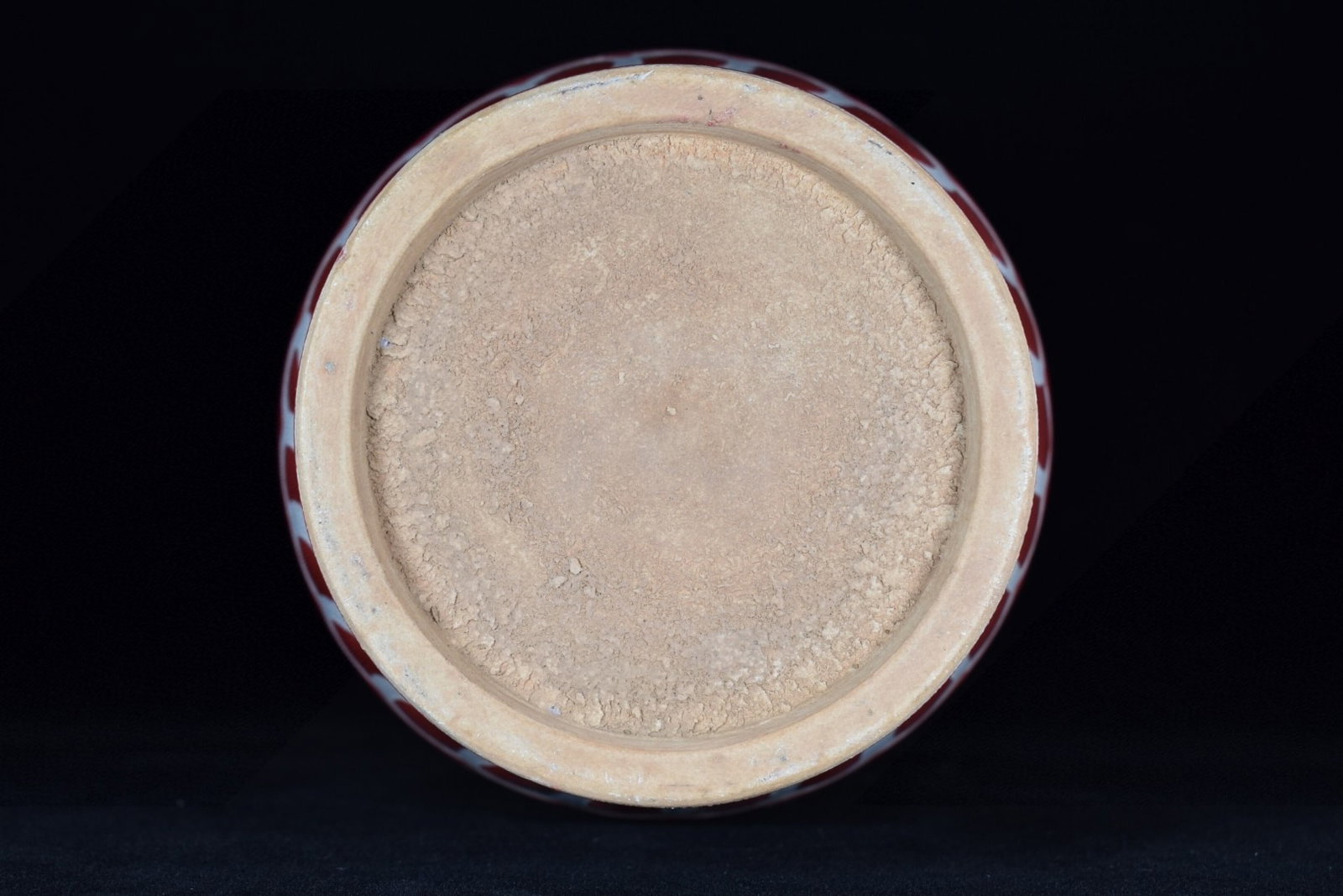 A Rare Red Glazed Flower Pattern Vase - 9