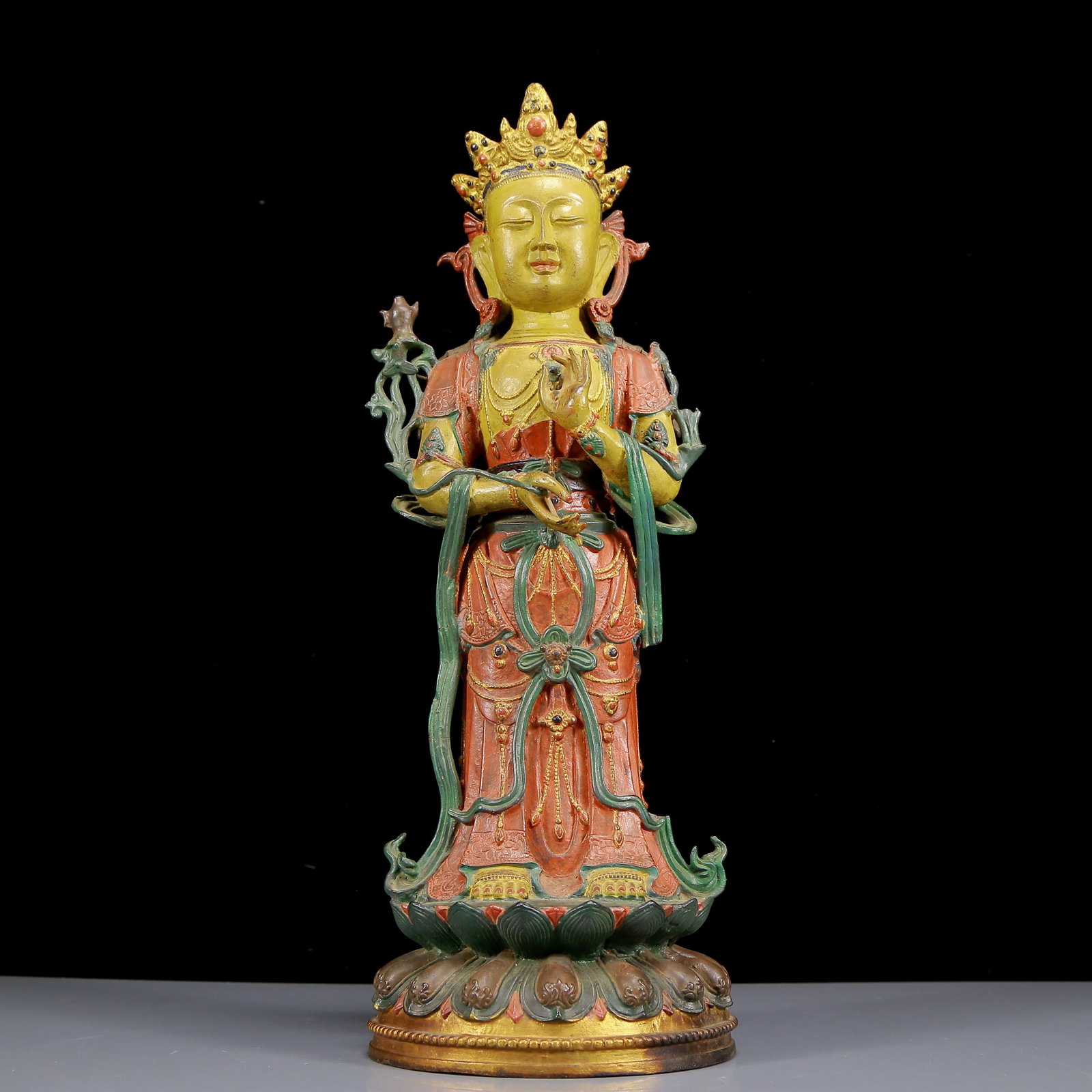 A Solemn Bronze Painted Color Statue of Avalokitesvara: A Solemn Bronze Painted Color Statue of Avalokitesvara,Qing Dynasty, China,Size:5.9inx17.3in,Weight:14.20kg 铜彩绘观音像，清代