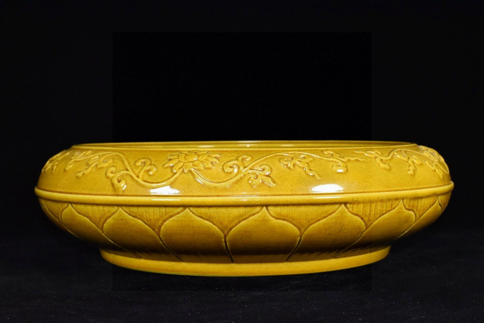A Rare Guan yao Yellow Glazed Lotus Pattern Brush Washer: A Rare Guan yao Yellow Glazed Lotus Pattern Brush Washer,Qing Dynasty,China,Qianlong Six-character Mark,Size:3.1inx11.8in