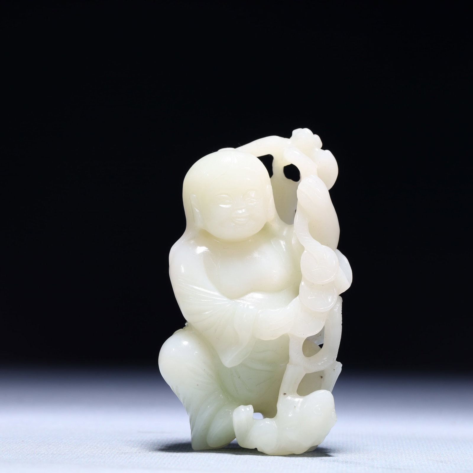 An Exquisite White Jade Figure Ornament: An Exquisite White Jade Figure Ornament,Qing Dynasty,China,Size:2inx1inx3.3in,Weight:169.9g 白玉人物摆件,中国清代