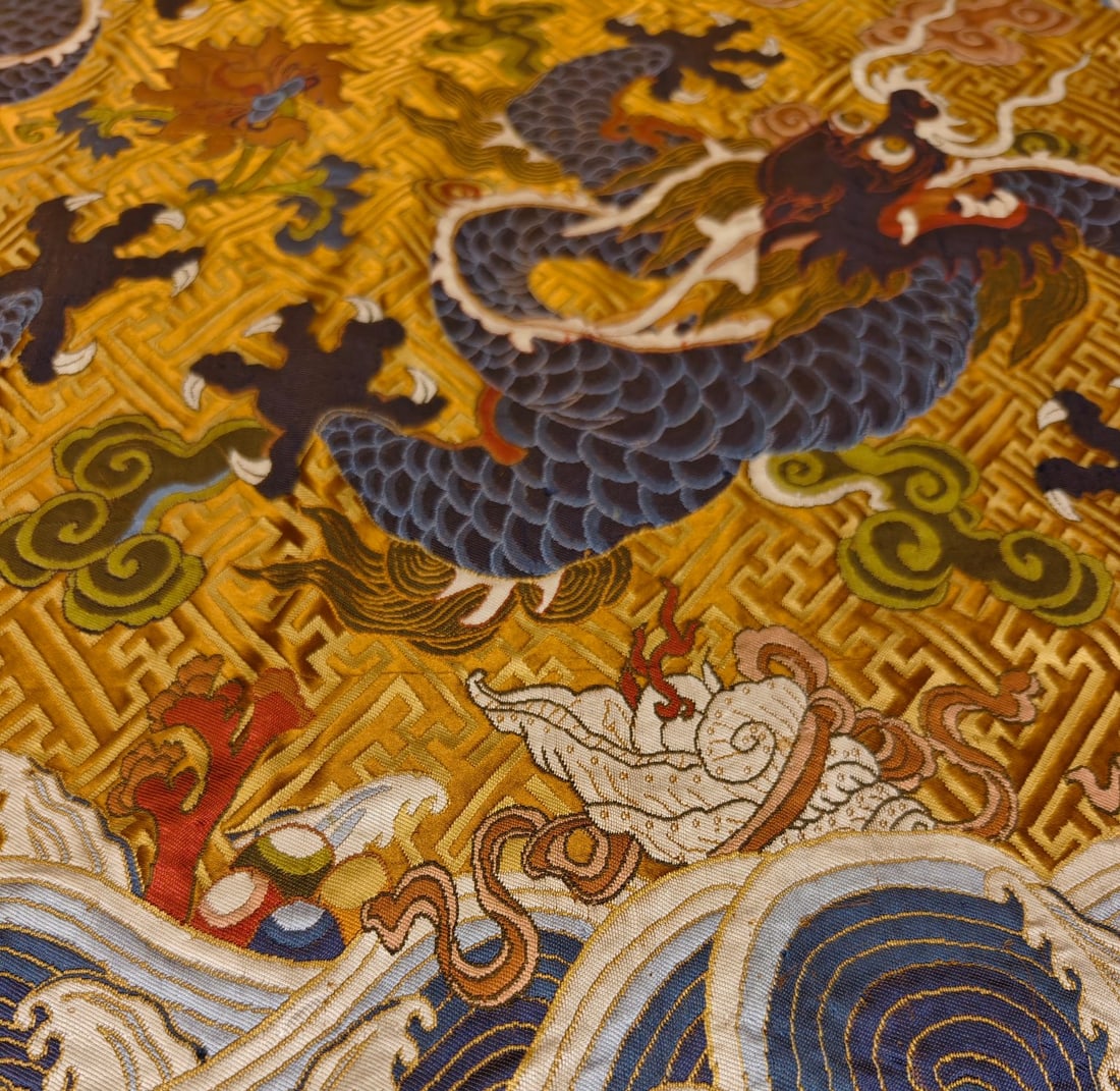 An exquisite seawater dragon pattern cloud brocade - 7