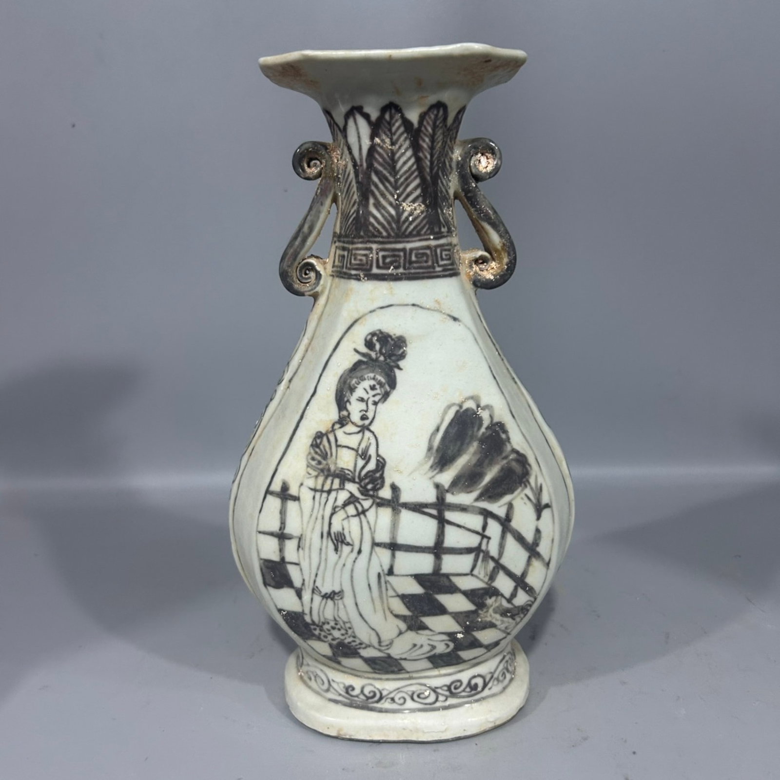 An Exquisite Underglaze-Red Figure Pattern Double-Ears Vase - 4