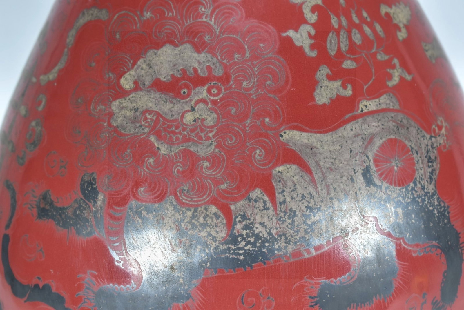 A Huge Red Glazed Painted Silver Lion Pattern Vase - 6