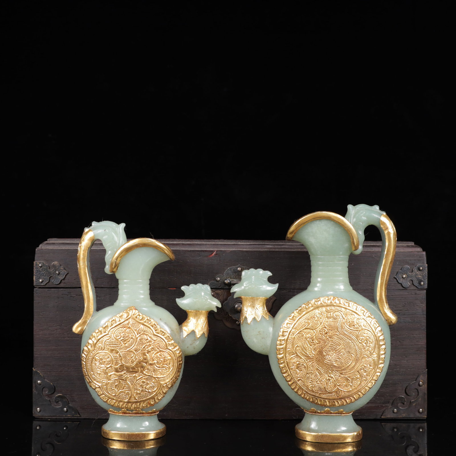 A Pair of Exquisite Greenish Jade Cover with Gold Dragon and Phoenix Pattern Teapots: A Pair of Exquisite Greenish Jade Cover with Gold Dragon and Phoenix Pattern Teapots,Qing Dynasty,China,Size:(Vase)4.3inx1.6inx5.9in,(Box)11inx5.1in,Weight:550g