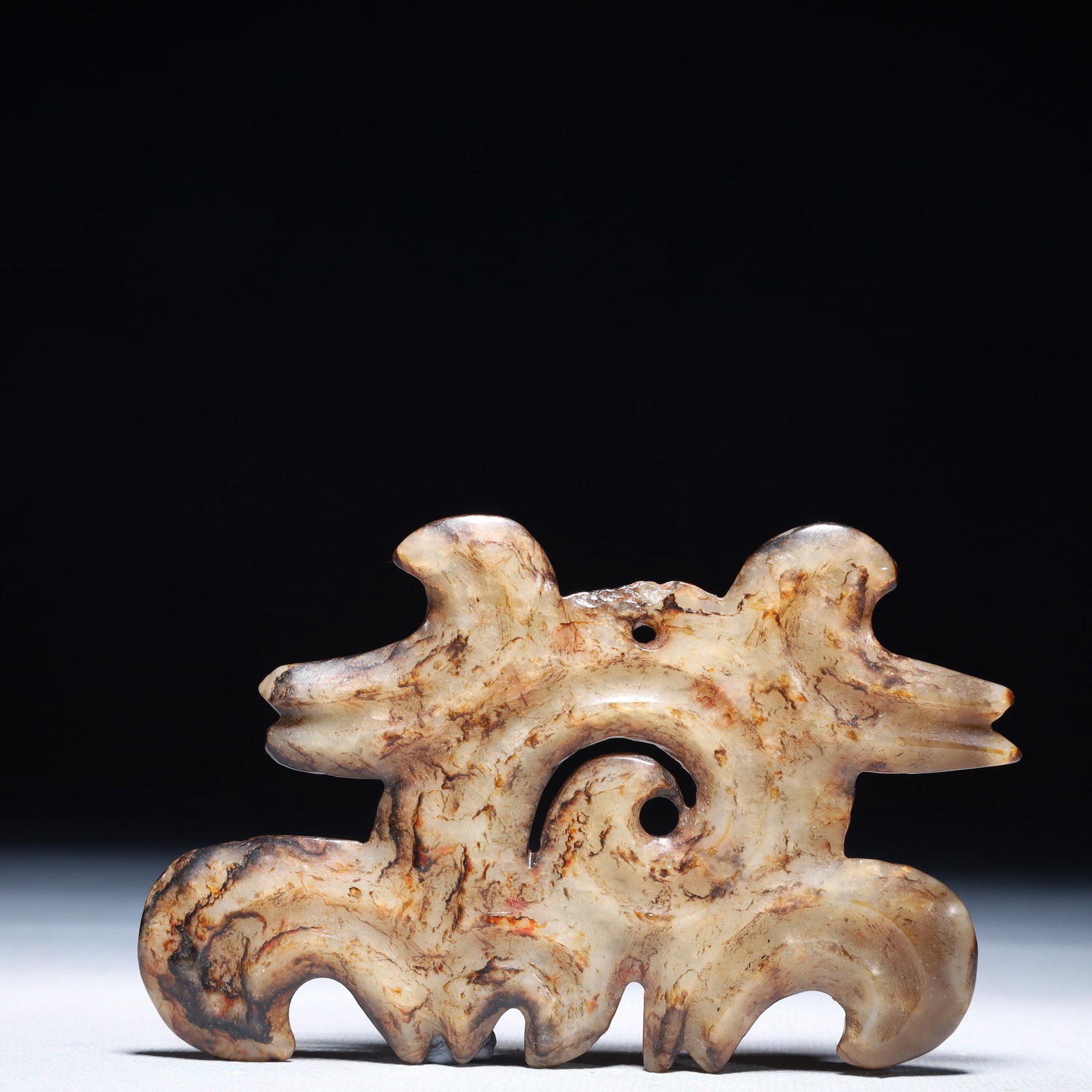 An Archaic Hongshan Culture White Jade Auspicious Cloud Pattern Pendant: An Archaic Hongshan Culture White Jade Auspicious Cloud Pattern Pendant,Ancient Time,China,Size:4.3inx2.8in,Weight:71.9g 红山文化白玉祥云纹挂