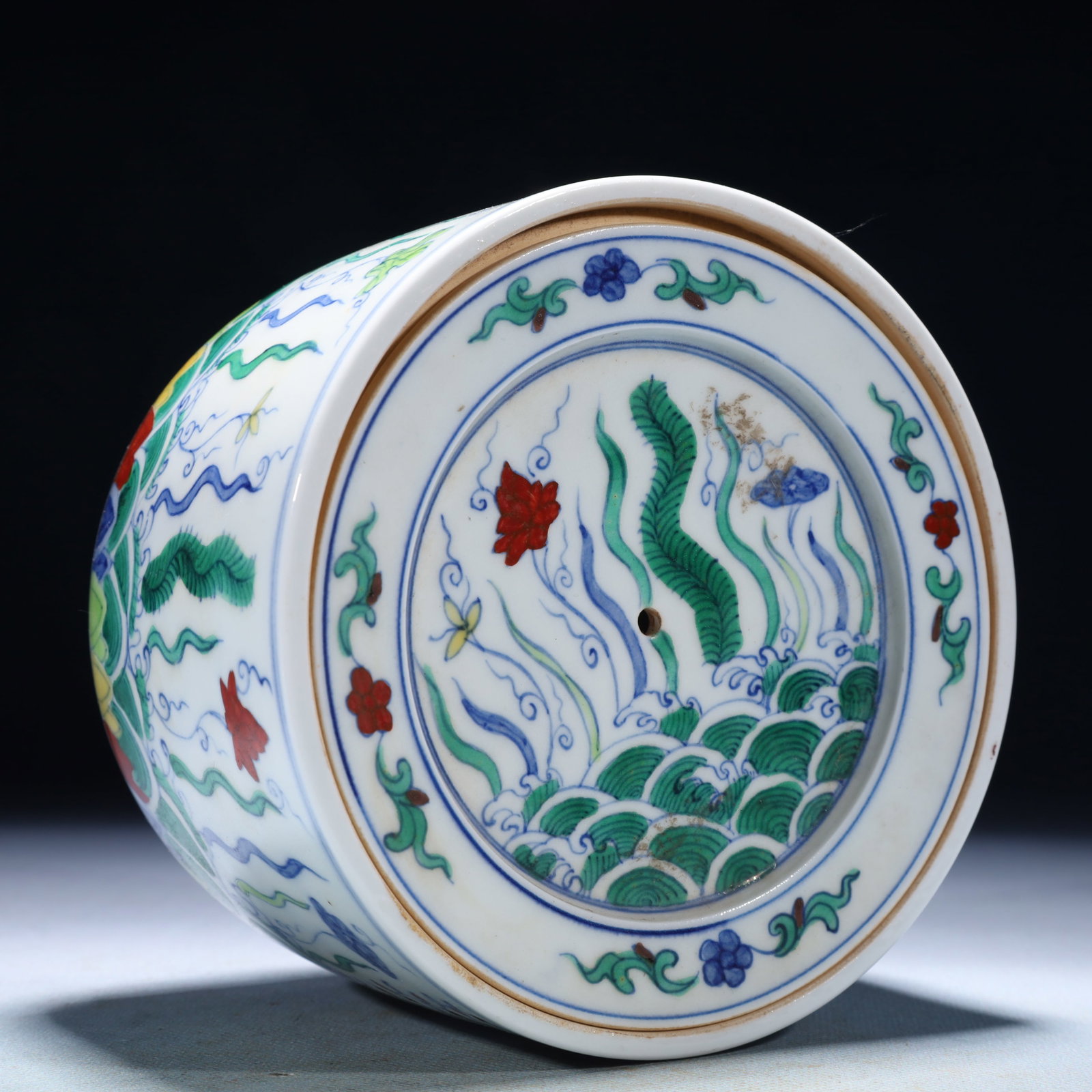 An Exquisite Doucai Seawater Pattern Jar - 6