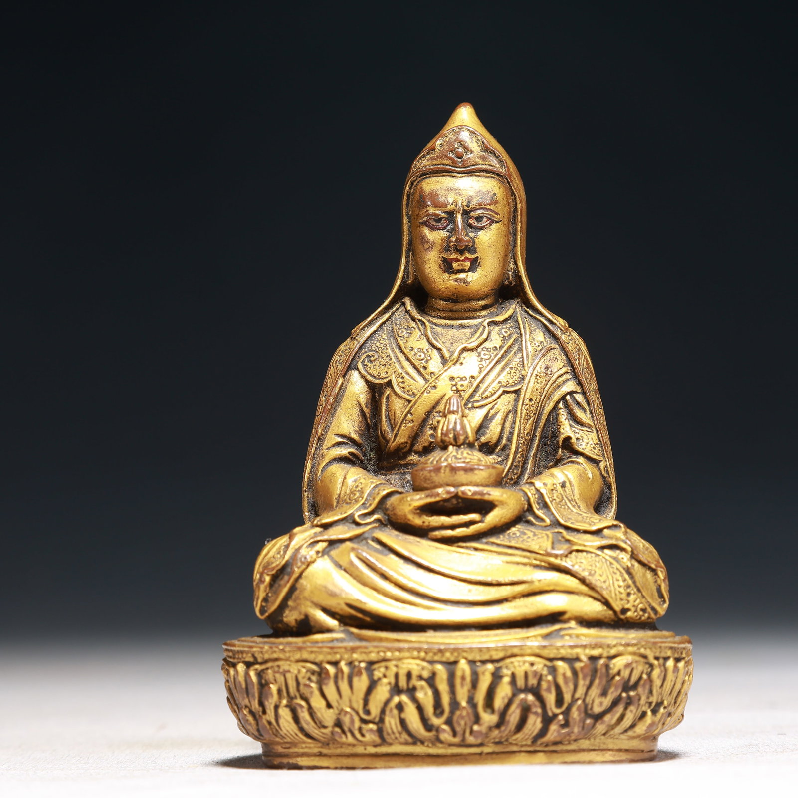 A Solemn Gilt Bronze Statue of Tsongkhapa: A Solemn Gilt Bronze Statue of Tsongkhapa,Qing Dynasty,China,Size:2.6inx1.8inx3.5in,Weight:300g 铜鎏金宗喀巴像,中国清代