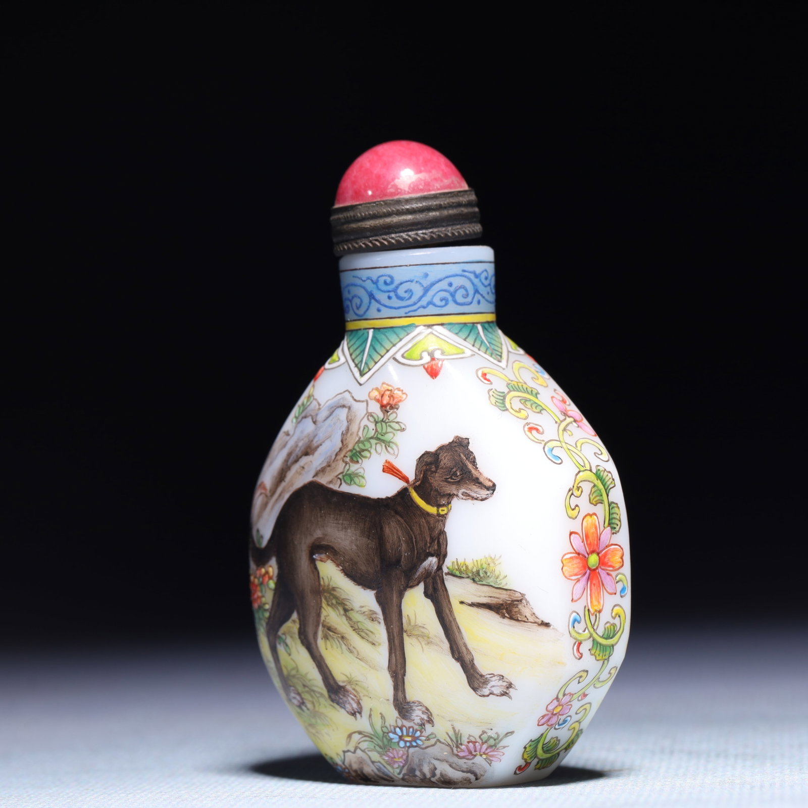 An Exquisite Glass Dog Pattern Snuff Bottle - 2
