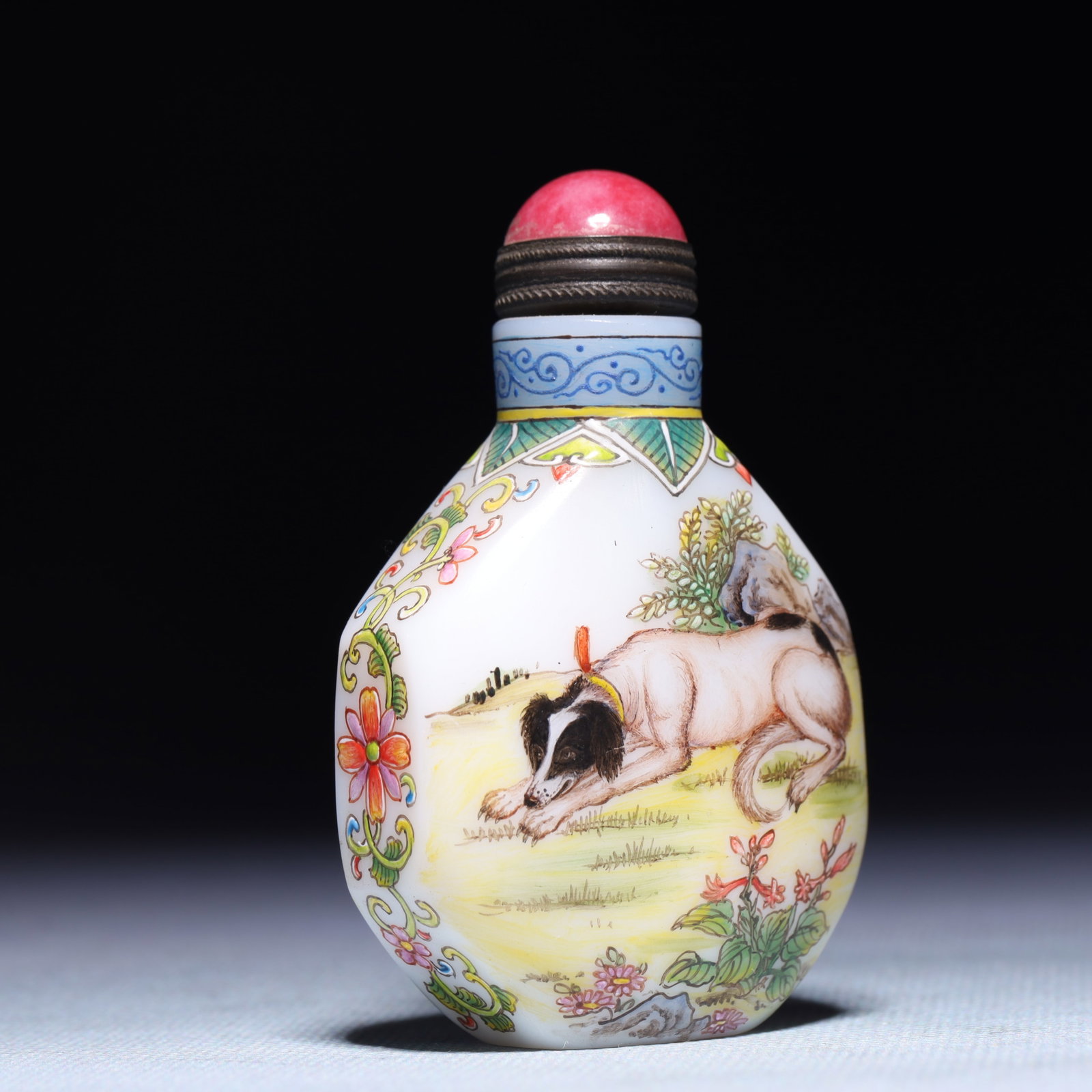 An Exquisite Glass Dog Pattern Snuff Bottle - 4