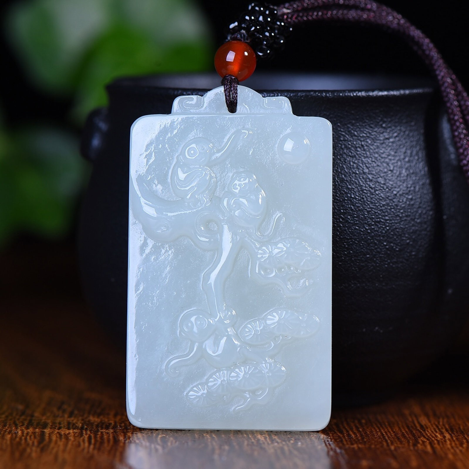 An Exquisite White Jade Monkey Pattern Pendant: An Exquisite White Jade Monkey Pattern Pendant,Size:31mmx51mm (寓意)加官封侯 长久富贵 白玉猴纹吊坠