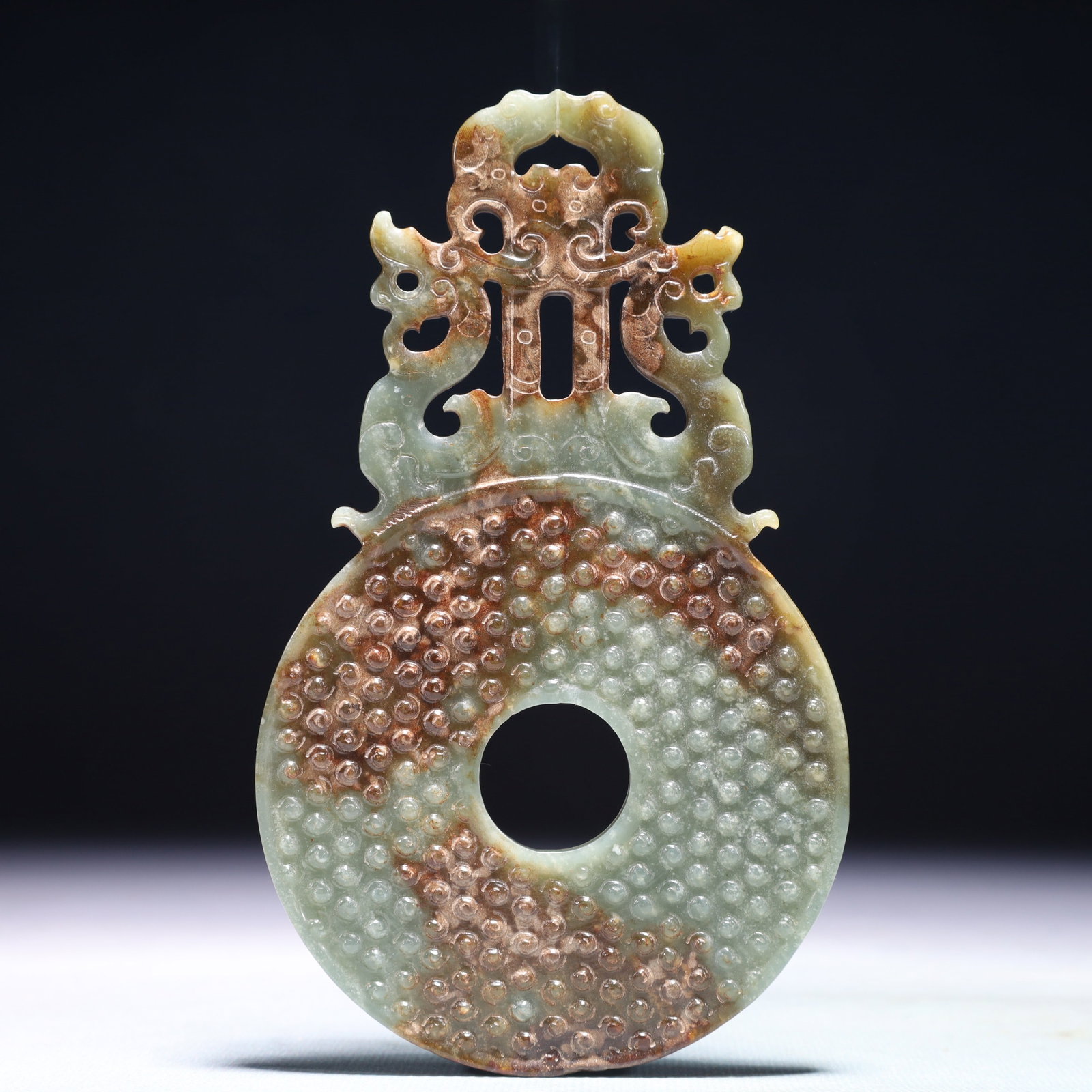 An Exquisite White Jade Dragon Pattern Pendant: An Exquisite White Jade Dragon Pattern Pendant,Qing Dynasty,China,Size:3.3inx5.7in,Weight:140g 白玉龙纹挂件,中国清代