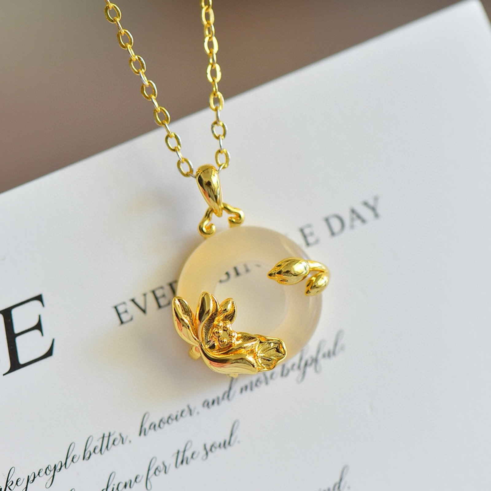 An Exquisite Lotus Pattern Pendant: An Exquisite Lotus Pattern Pendant,Size:16mmx16mm 【寓意】吉祥富贵 荷花纹吊坠