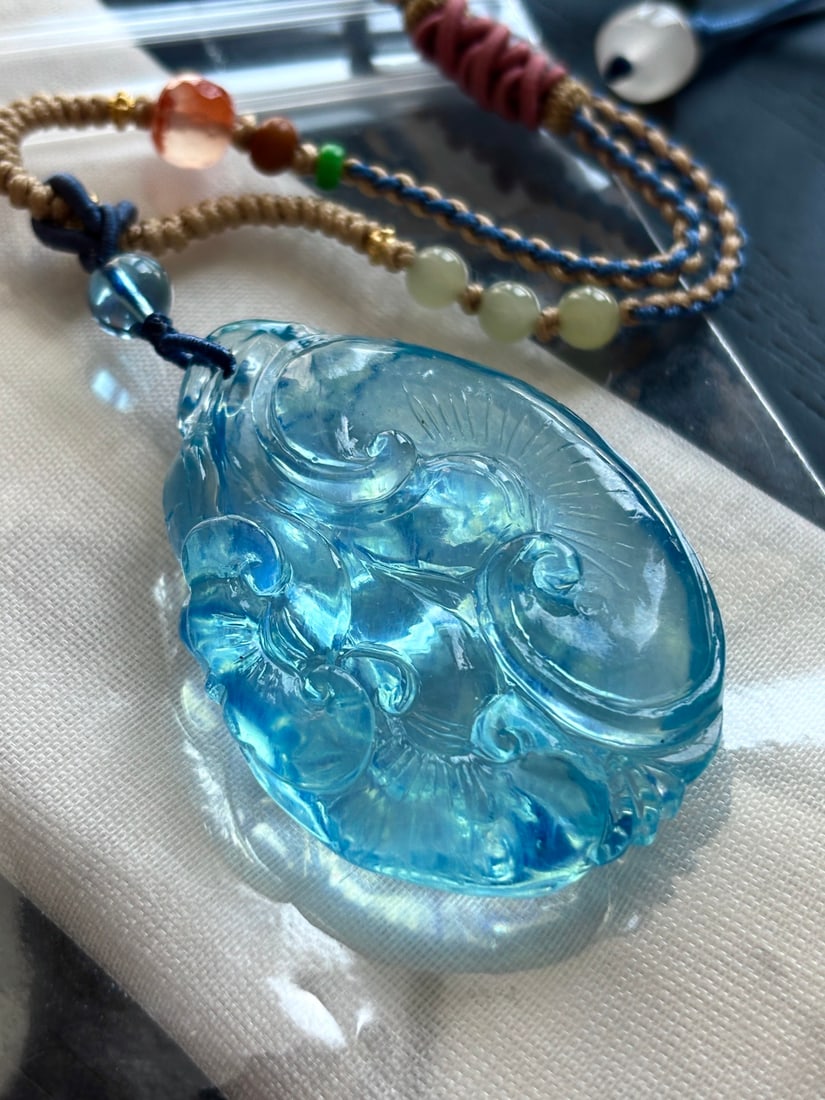 An Exquisite Aquamarine Ganoderma lucidum Pendant: An Exquisite Aquamarine Ganoderma lucidum Pendant,Size:49mmx35mmx13.3mm,Total Weight:31.2g 海蓝宝灵芝吊坠