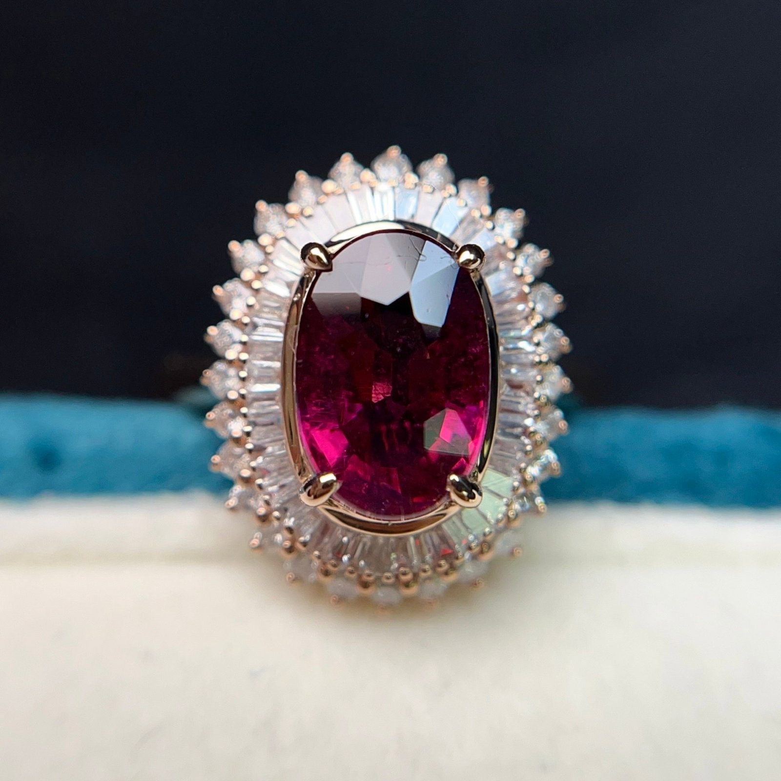 A Exquisite 18k Gold Inlaid 2.45ct Natural Tourmaline Ring,Inlaid Diamond: A Exquisite 18k Gold Inlaid 2.45ct Natural Tourmaline Ring,Inlaid Diamond,Total Weight:4.72g 18k金镶 2.45ct 天然碧玺戒指,嵌钻石