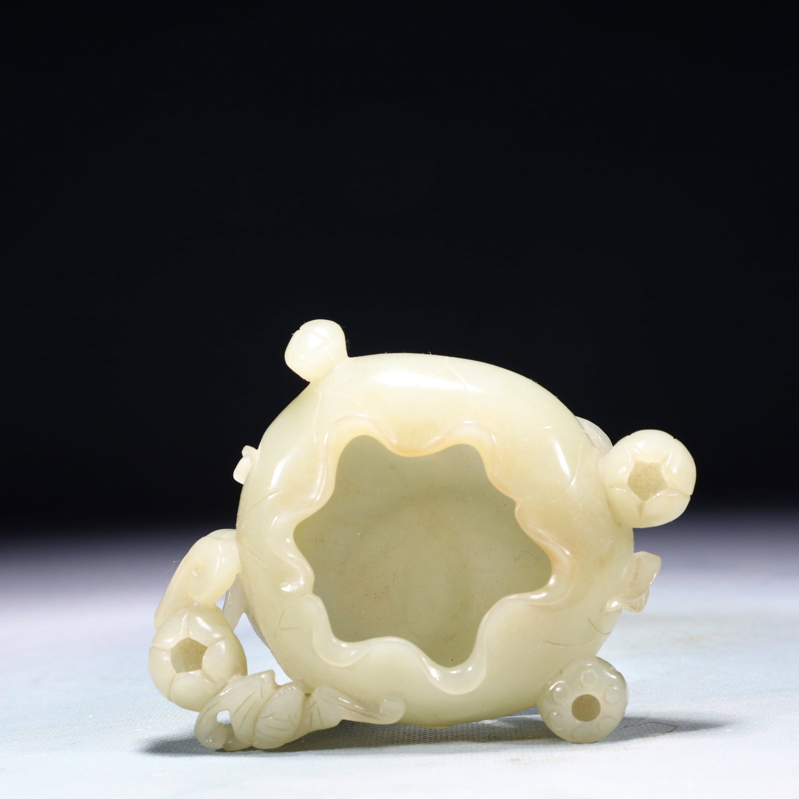 An Exquisite White Jade Flower Pattern Brush Washer (1 of 5)