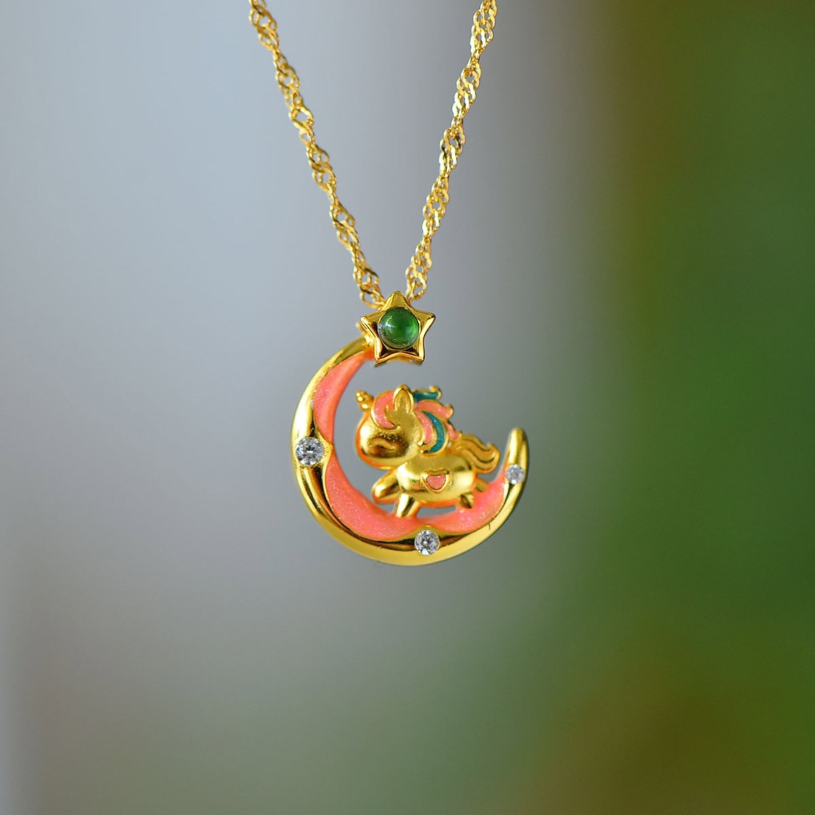 An Exquisite Sterling Silver-Gold Plated Inlaid Jadeite Pendant: An Exquisite Sterling Silver-Gold Plated Inlaid Jadeite Pendant,Size:2mmx2mm 纯银镀金镶翡翠吊坠