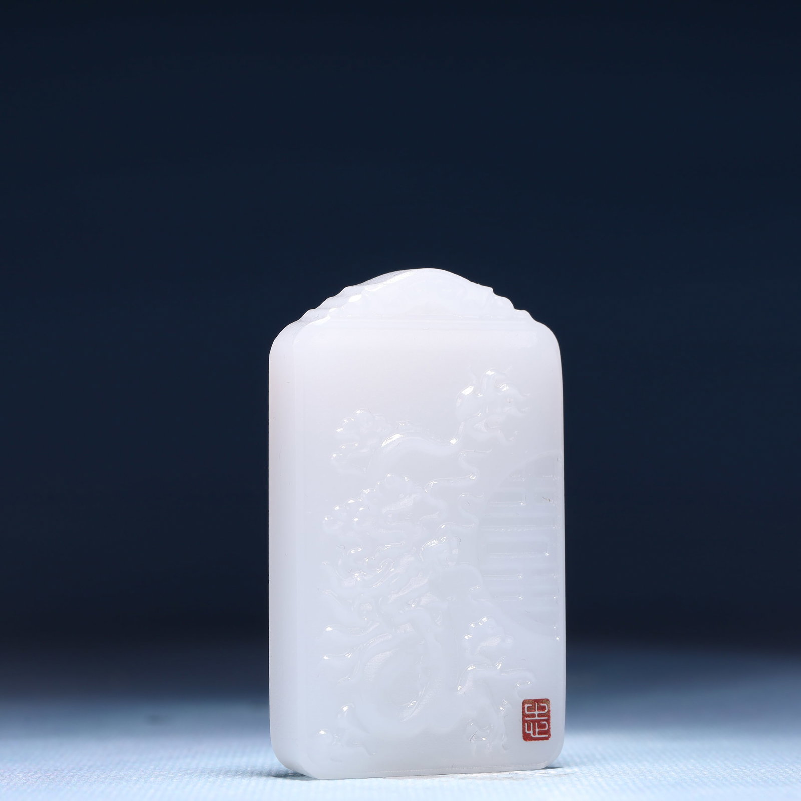 An Exquisite White Jade Landscape Pattern Pendant - 3