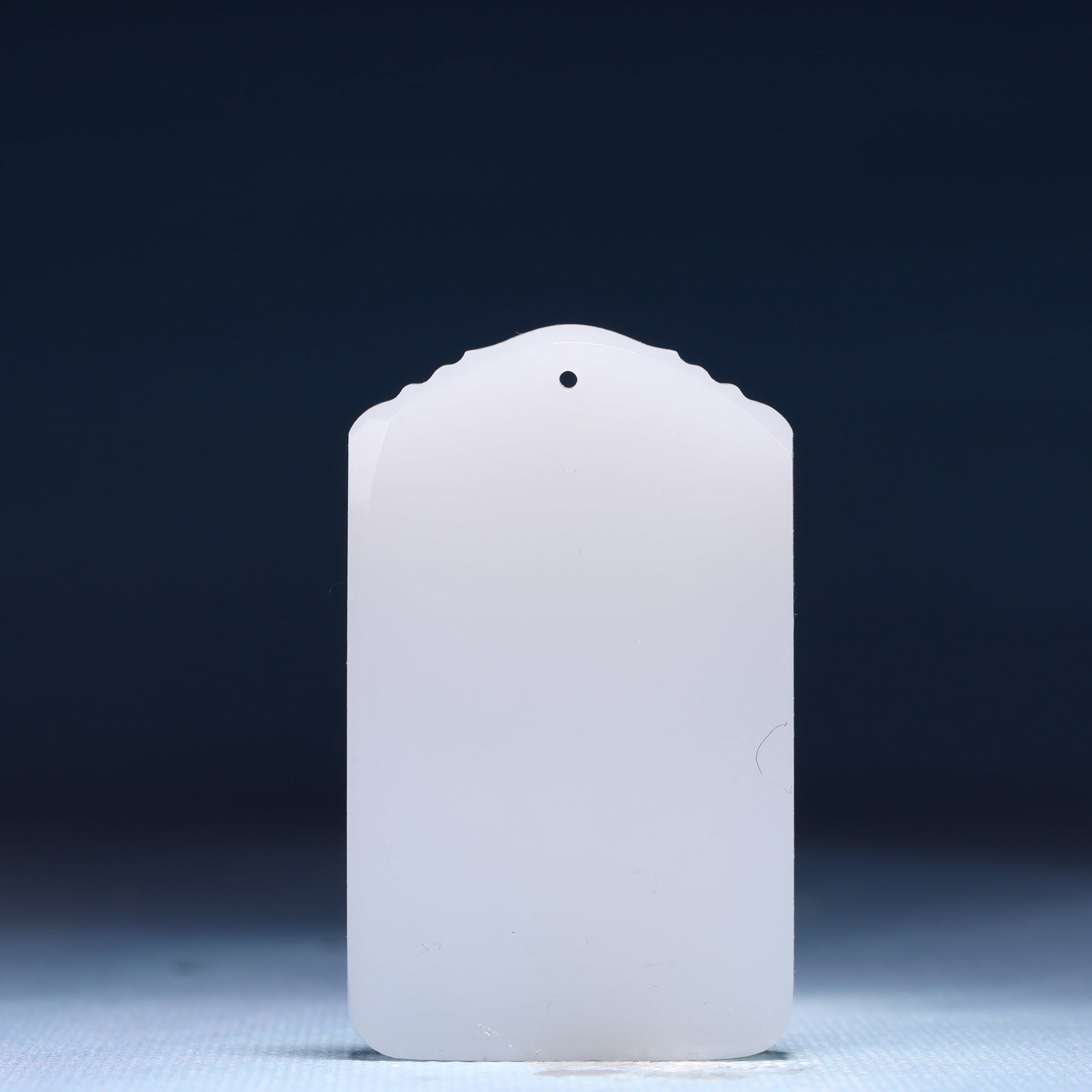An Exquisite White Jade Landscape Pattern Pendant - 4