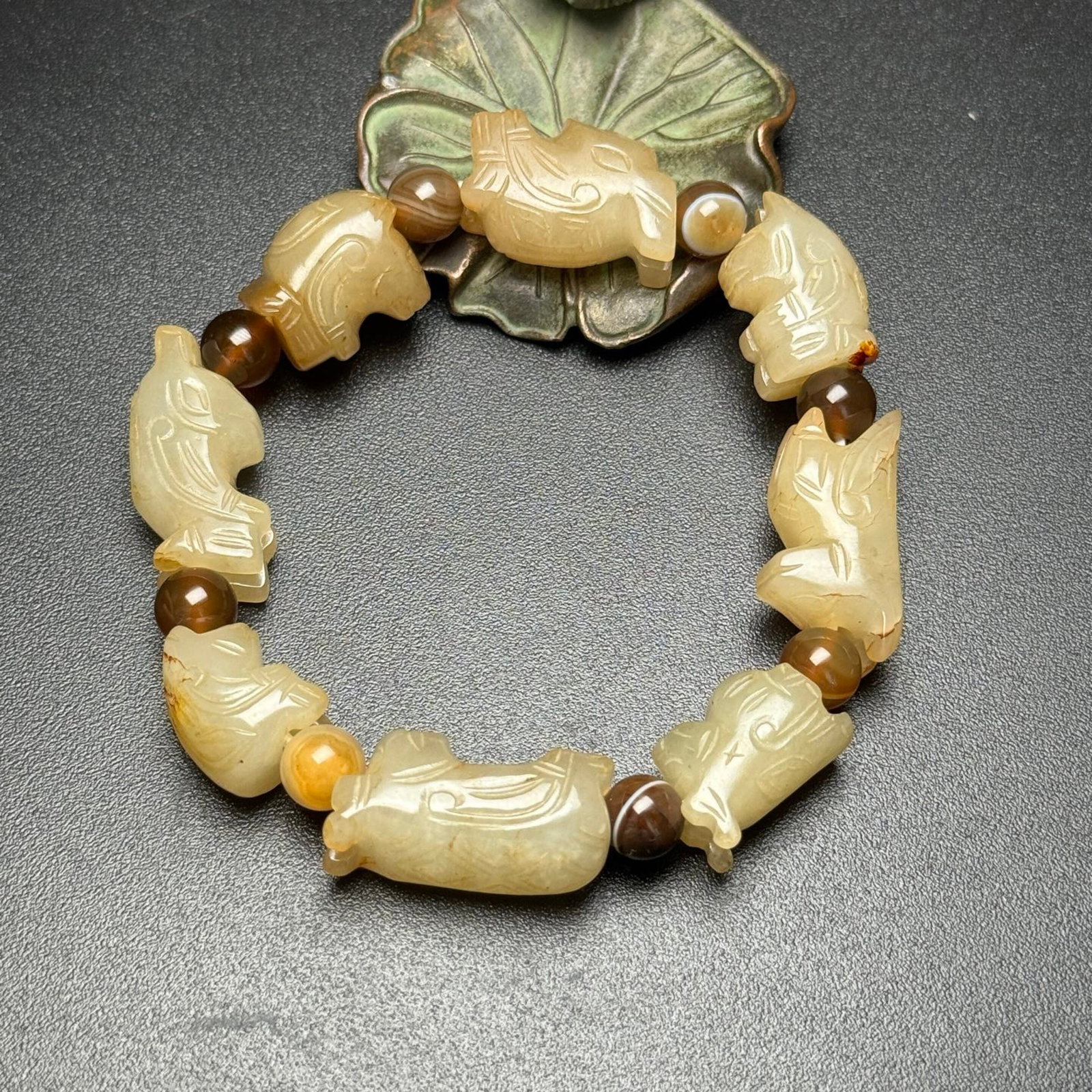 An Exquisite White Jade Bracelets - 2