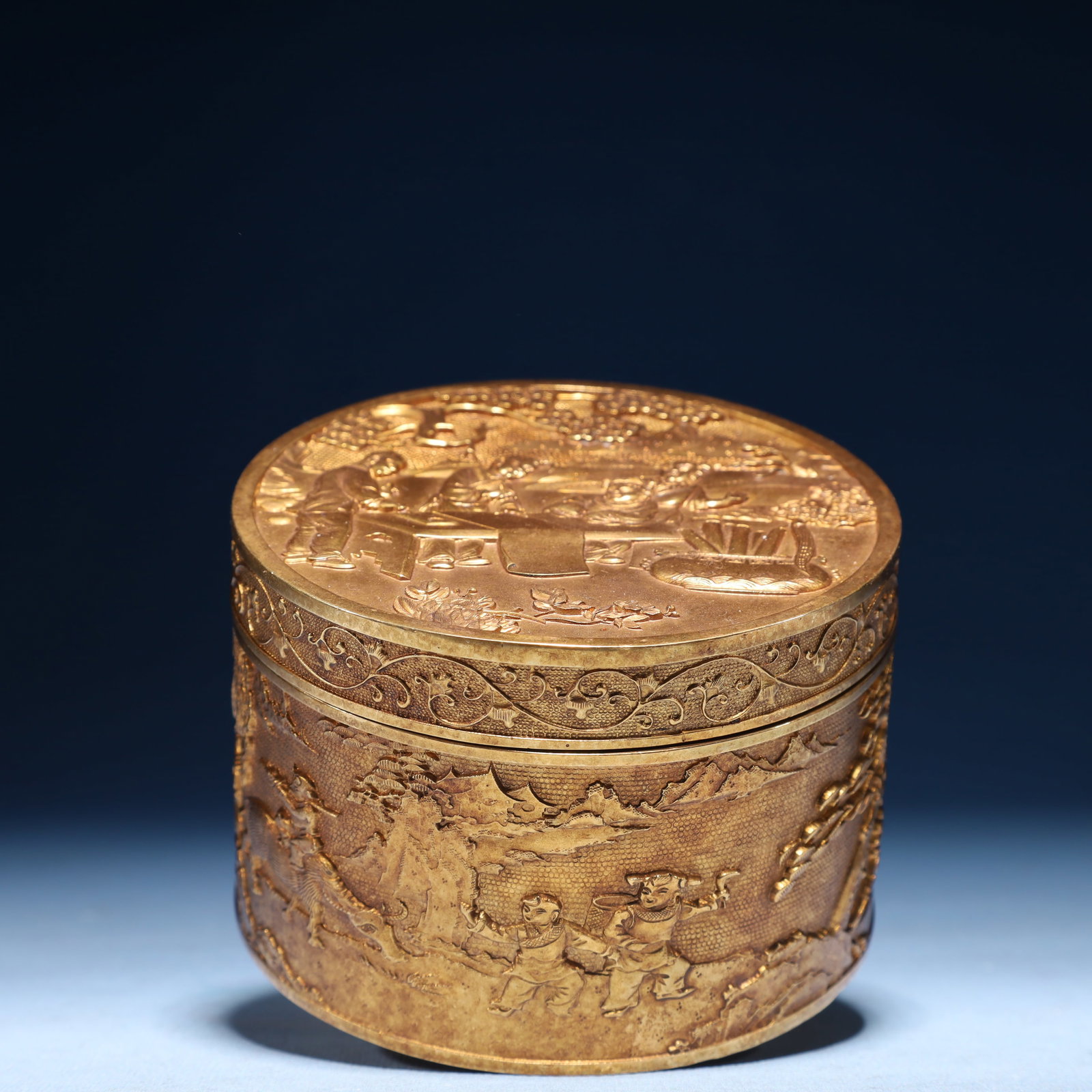 An Exquisite Gilt Bronze Landscape and Figure Pattern Box: An Exquisite Gilt Bronze Landscape and Figure Pattern Box,Qing Dynasty,China,Size:3.9inx2.8in,Weight:950g
