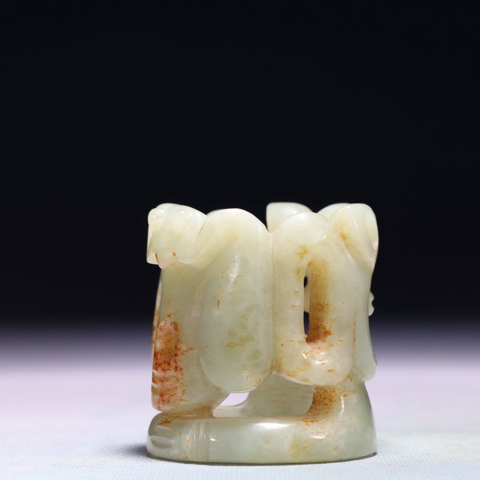 An Exquisite White Jade Beast Thumb Ring - 2