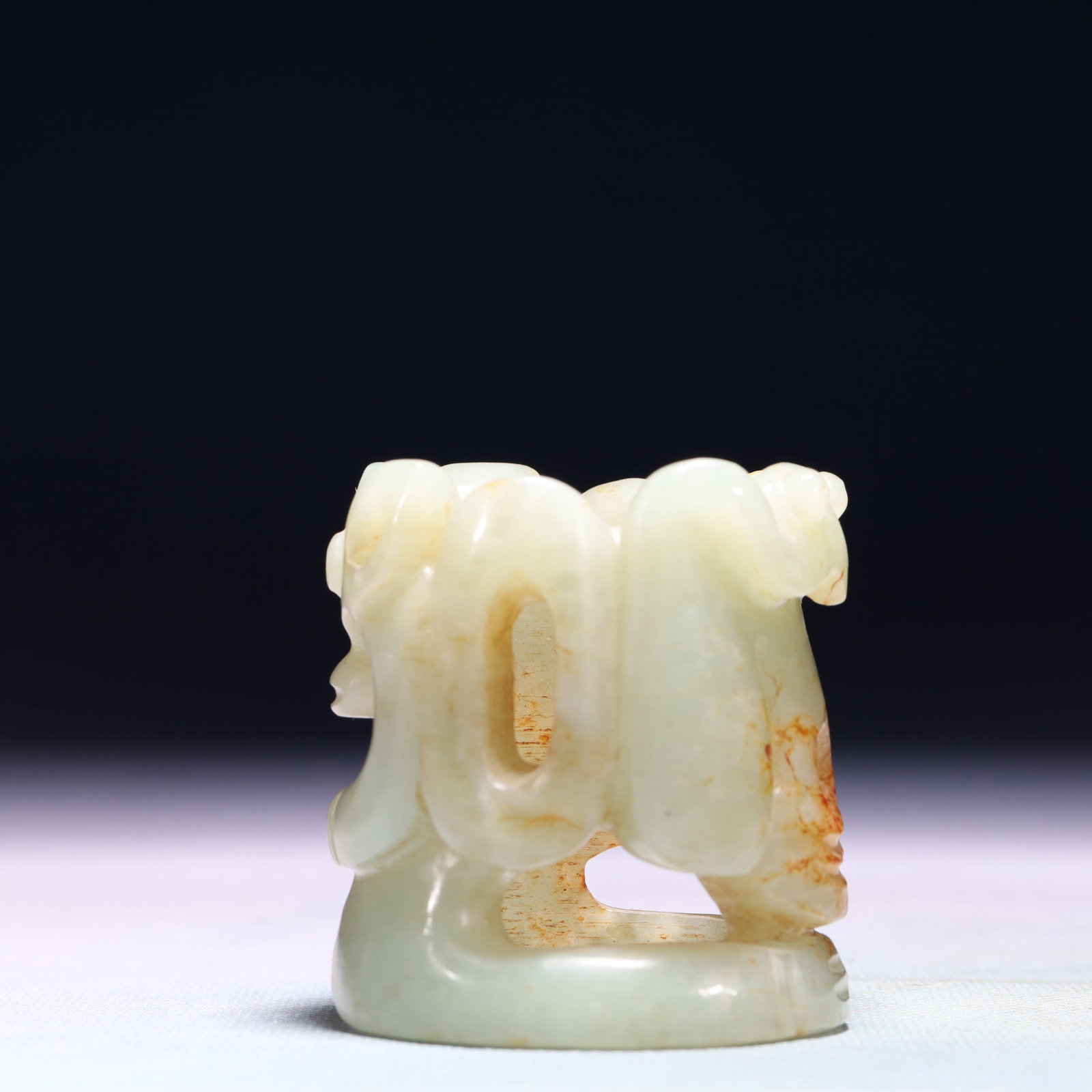 An Exquisite White Jade Beast Thumb Ring - 3