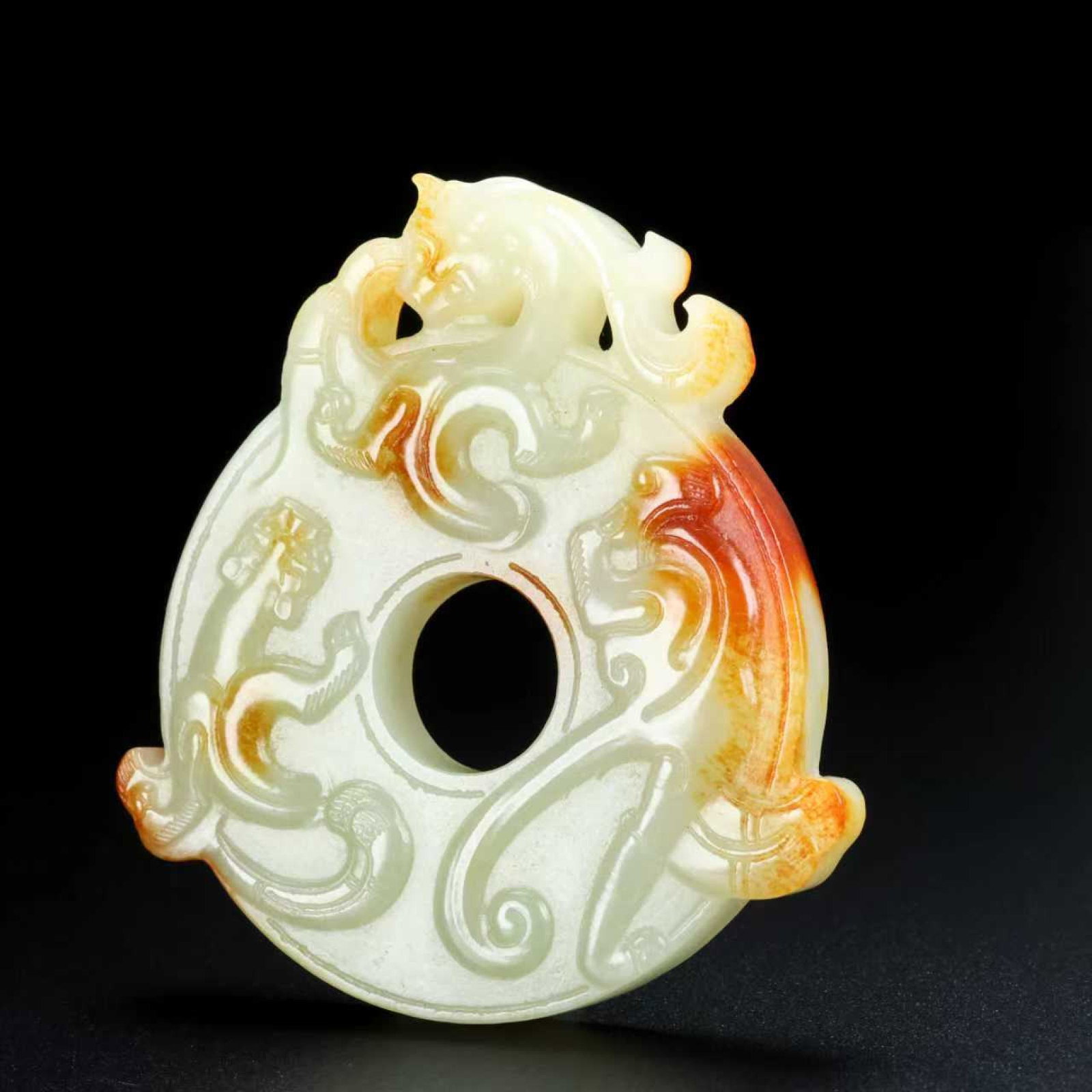 An Exquisite White Jade Chi-Dragon Pattern Pendant (1 of 9)