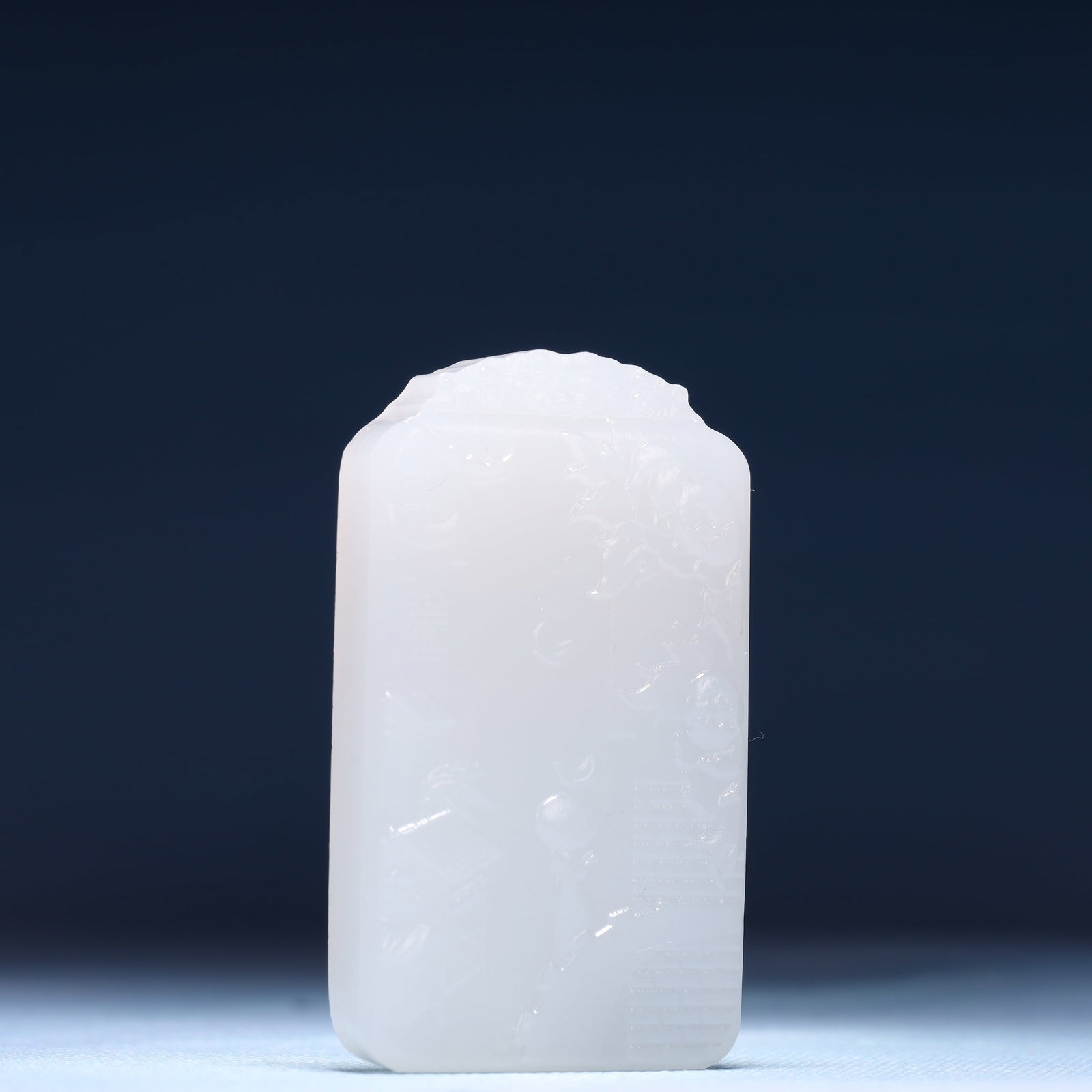 An Exquisite White Jade Flower Pattern Pendant - 3