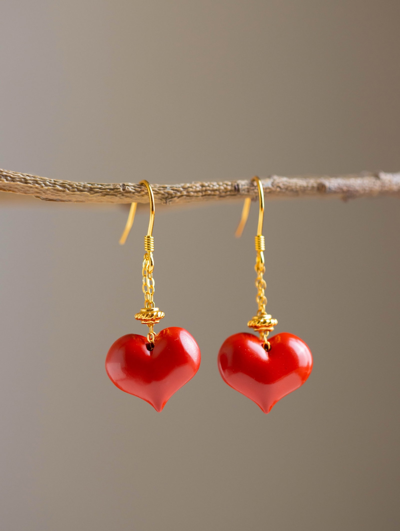 A Pair of Exquisite Sterling Silver-Gold Plated Inlaid Cinnabar Earrings: A Pair of Exquisite Sterling Silver-Gold Plated Inlaid Cinnabar Earrings 一对纯银镀金镶朱砂耳环