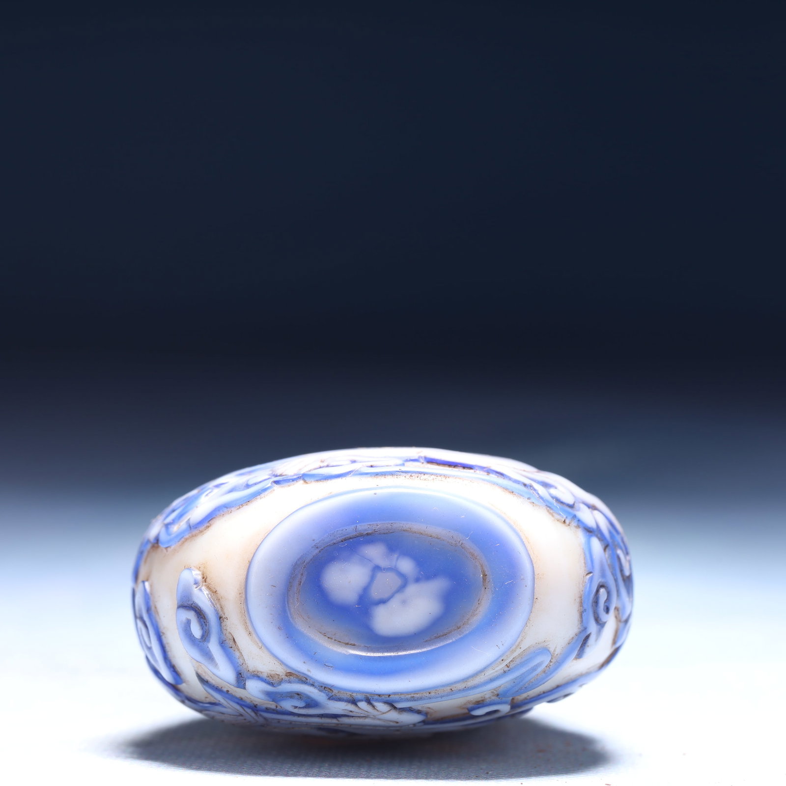 An Exquisite Glass Auspicious Beast Pattern Snuff Bottle - 7